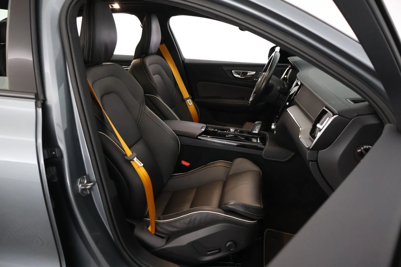 Car Image - 2prX7jNh3iLd0vtIZ502ml