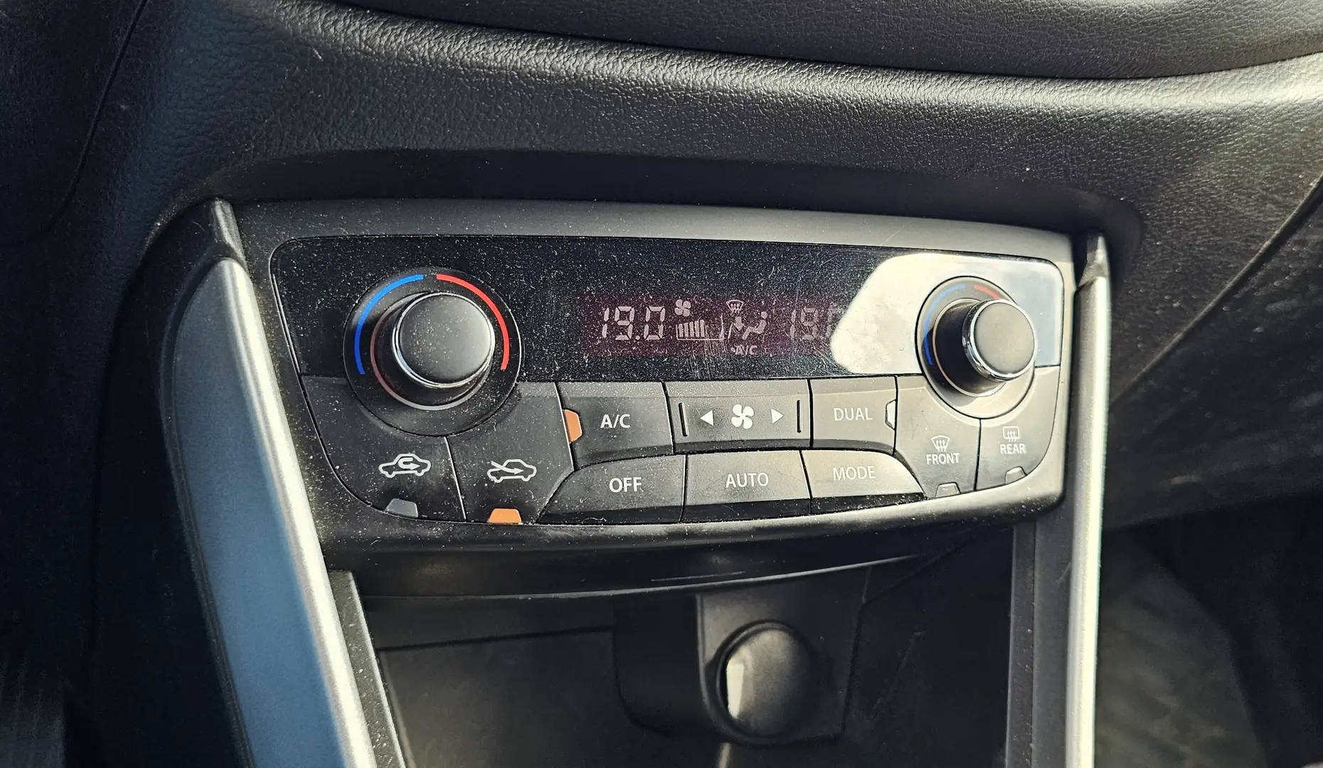 Car Image - 2PXYMMDZtPmZteJs0Up9Xj