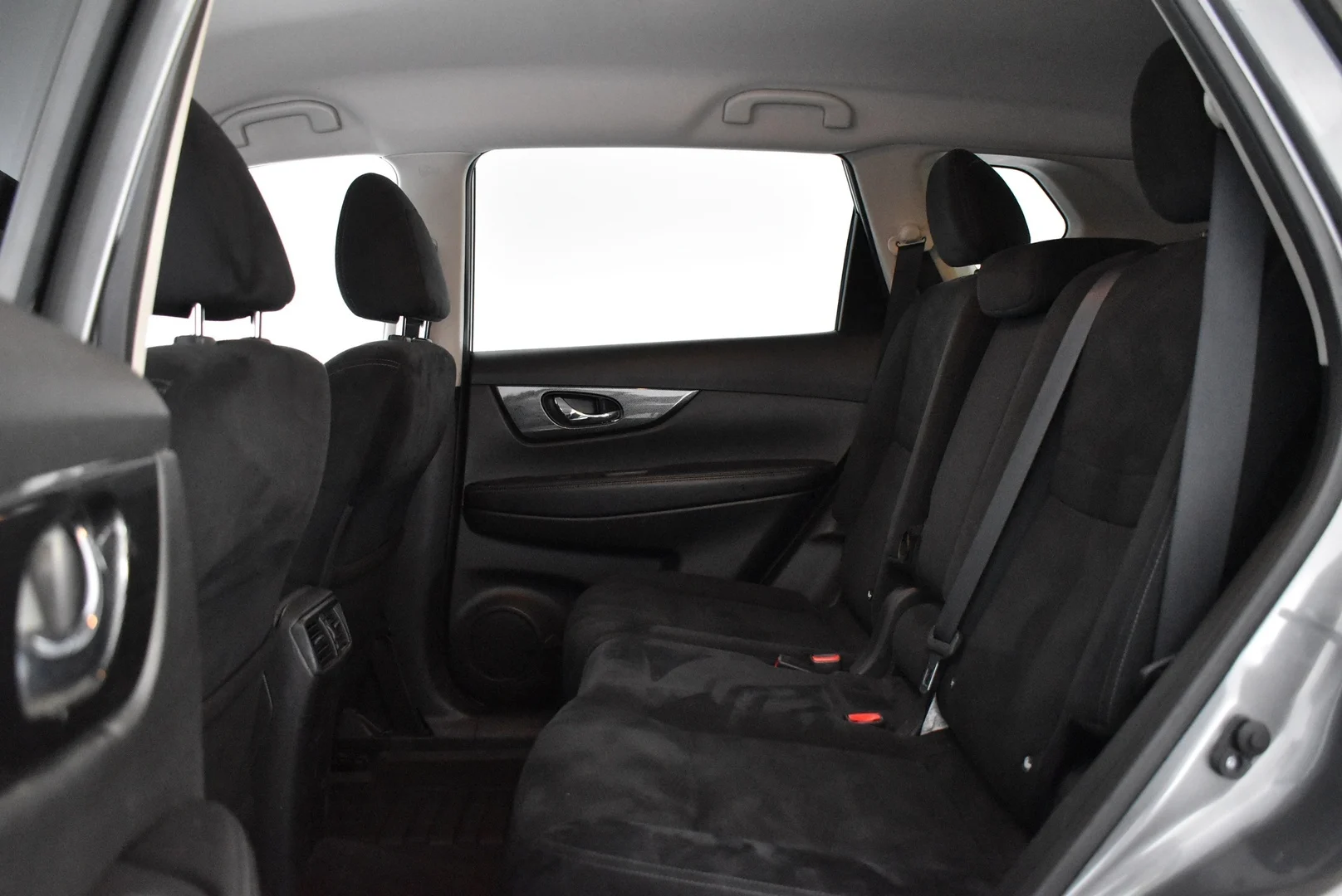 Car Image - 2iQNuvv8Ypr5TEFdVyrJyS