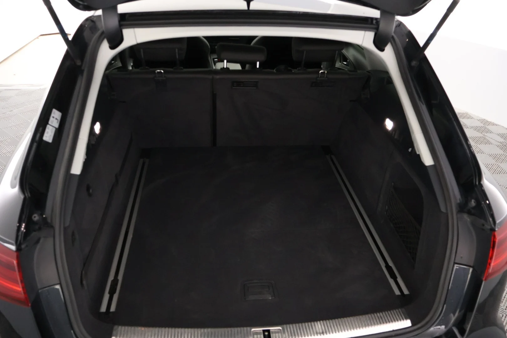 Car Image - 37jZzAKUCjlDXr88qj3yeQ