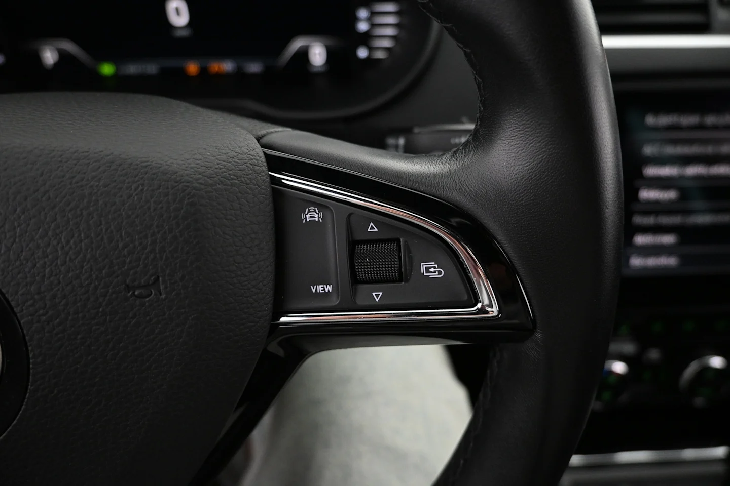 Car Image - 3i5Vgvp69GSWuHg4r5wggc