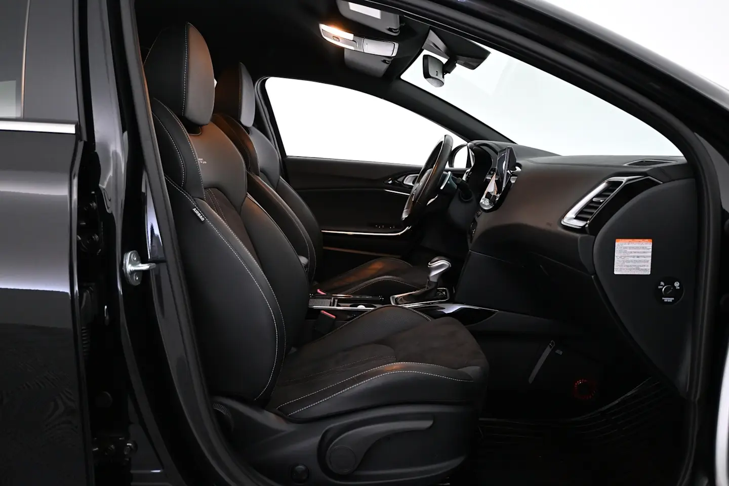 Car Image - 1BsqSVFJw5uMhX5GsOhuuo