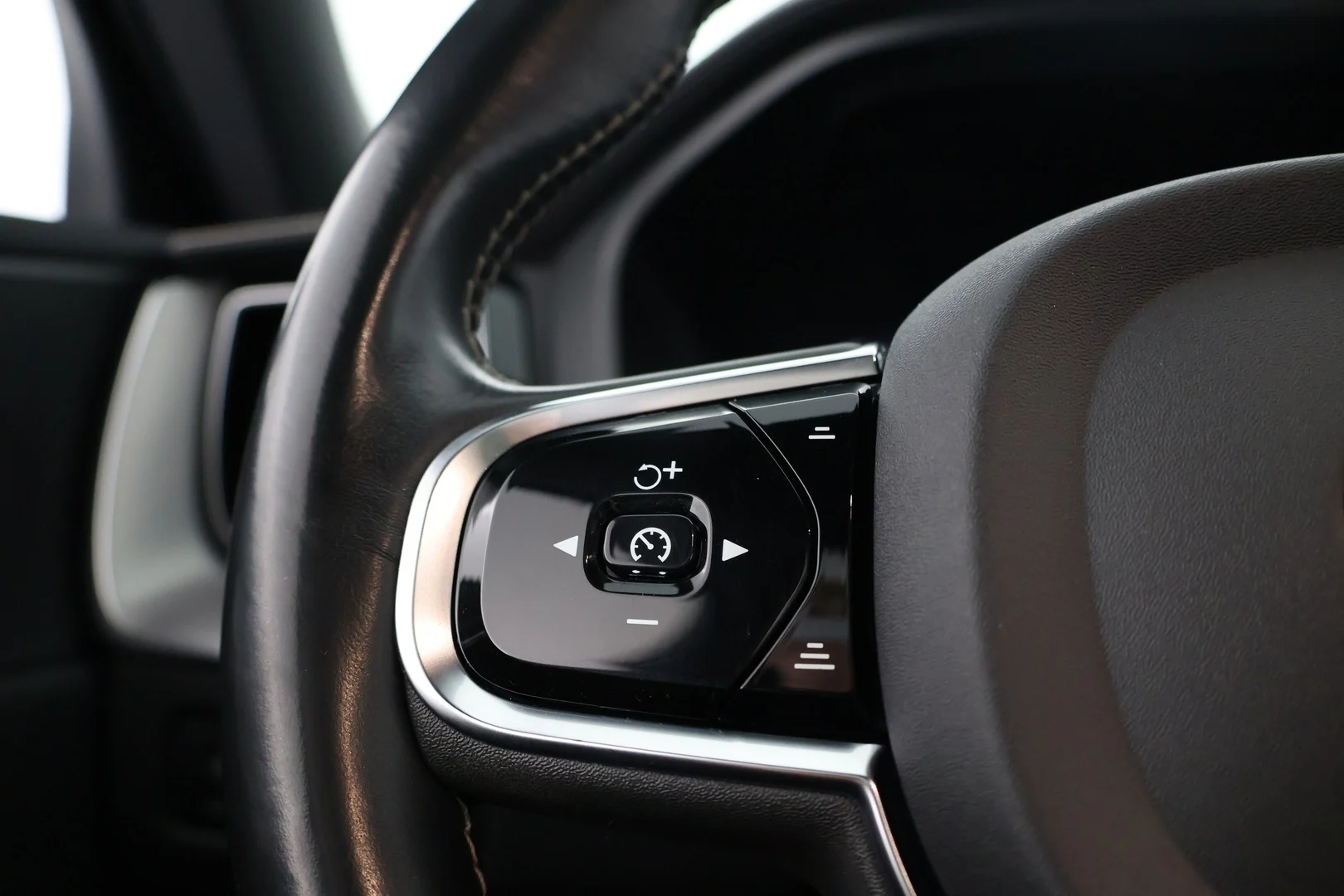 Car Image - 7bXjli0mopH52kX9juGS5A