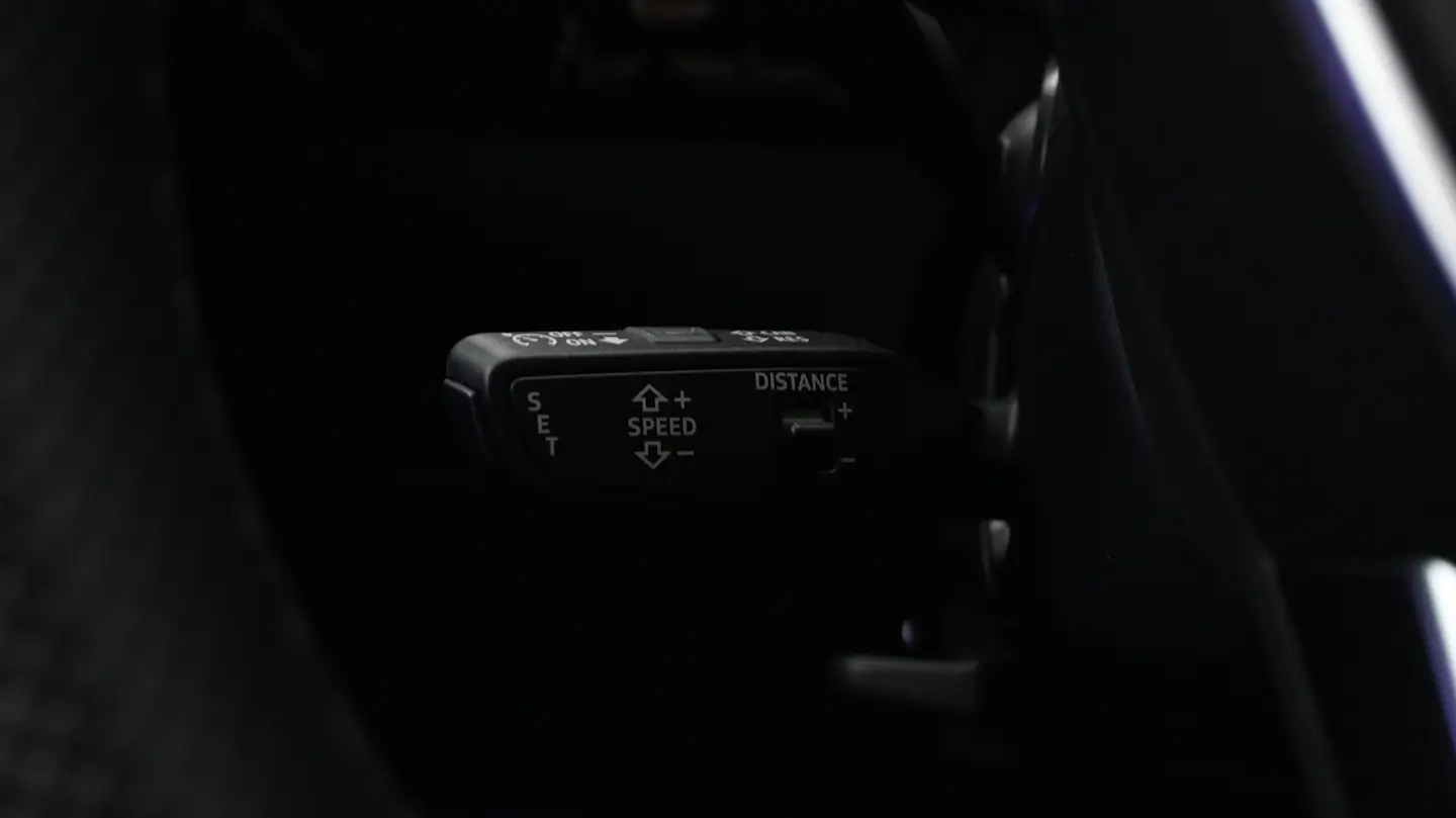 Car Image - 2Ji56n4gU5OsKzdobDPTuK