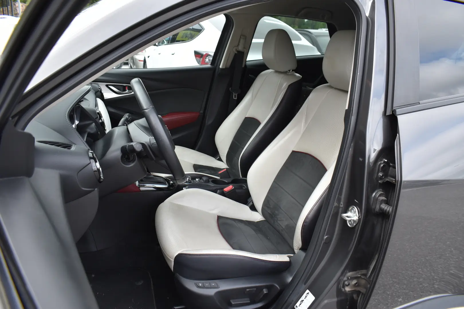 Car Image - 7CT8sakfx6wQki5Lsbk1hq
