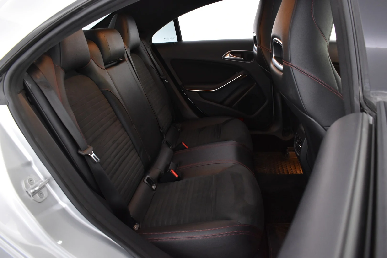 Car Image - 5519LIvKoRxemT8ng49VFc