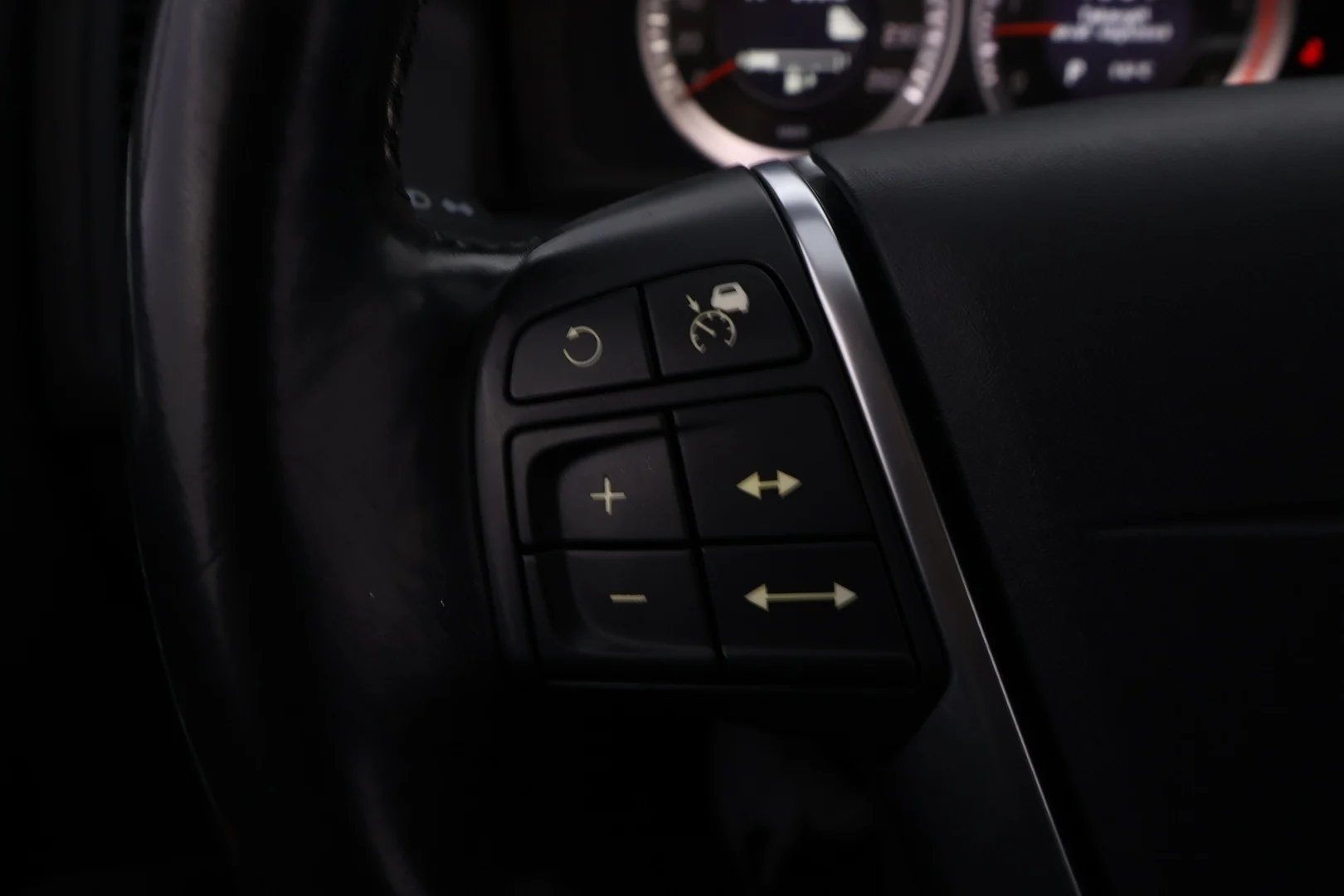 Car Image - 3BIhHpoRJqdmFxXRaCoGWd