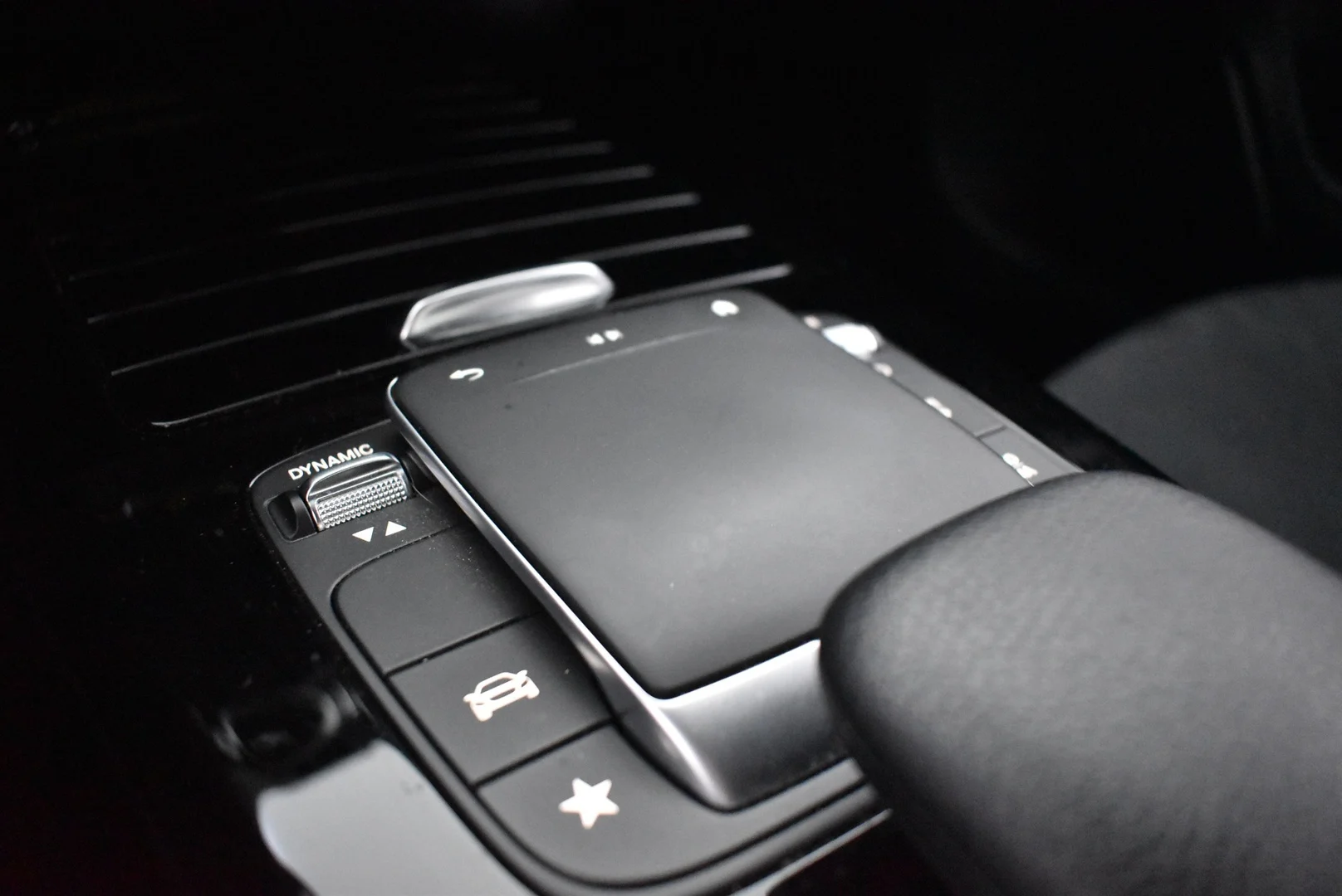 Car Image - 3BJbtpIkvRNr3ySMglDGN7