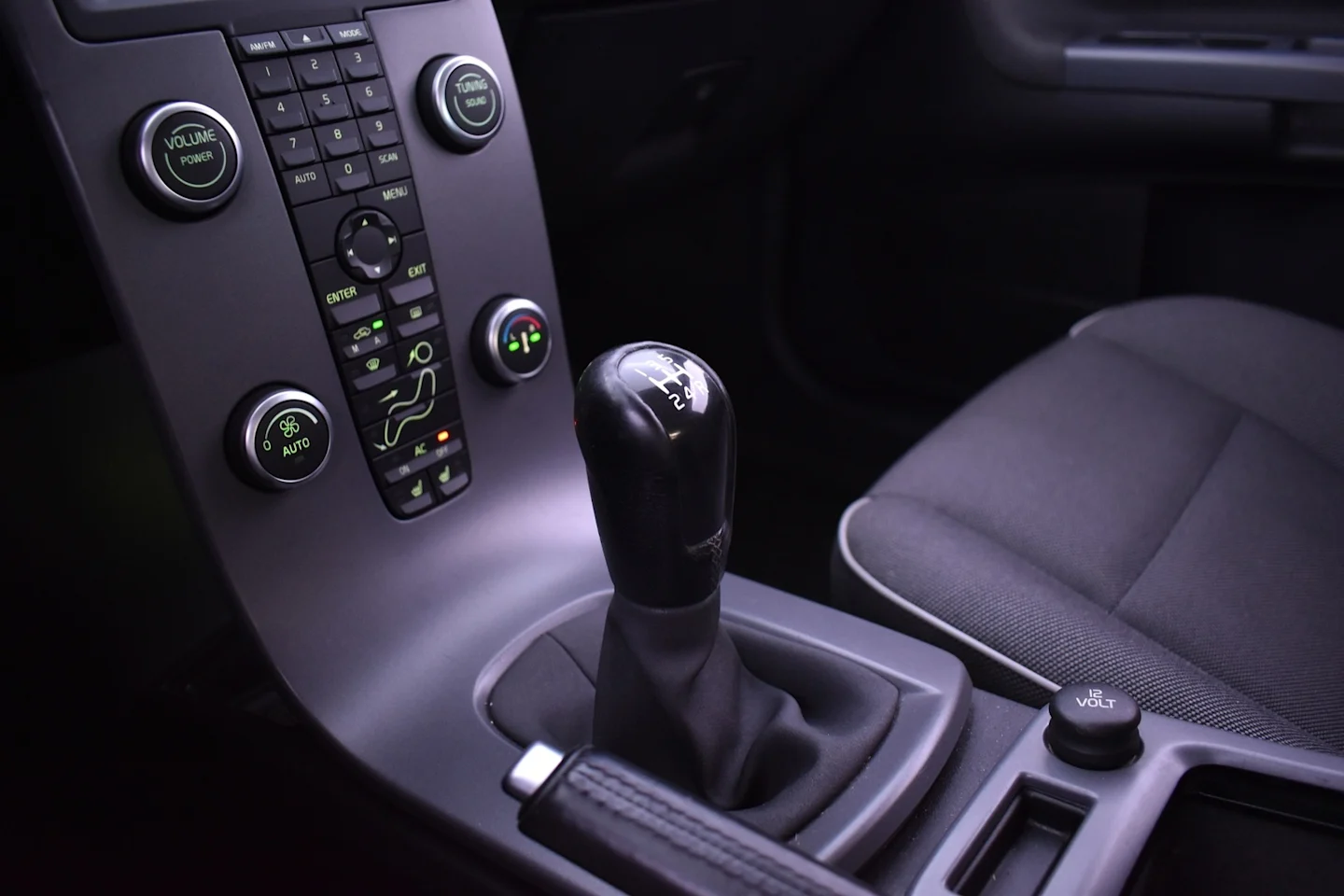 Car Image - cjaL5d8EdaRo0SfDm6rrr