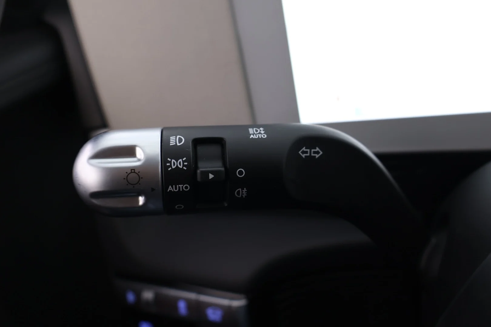 Car Image - 2kVwH8JO3uRpVMMKYSi2x2