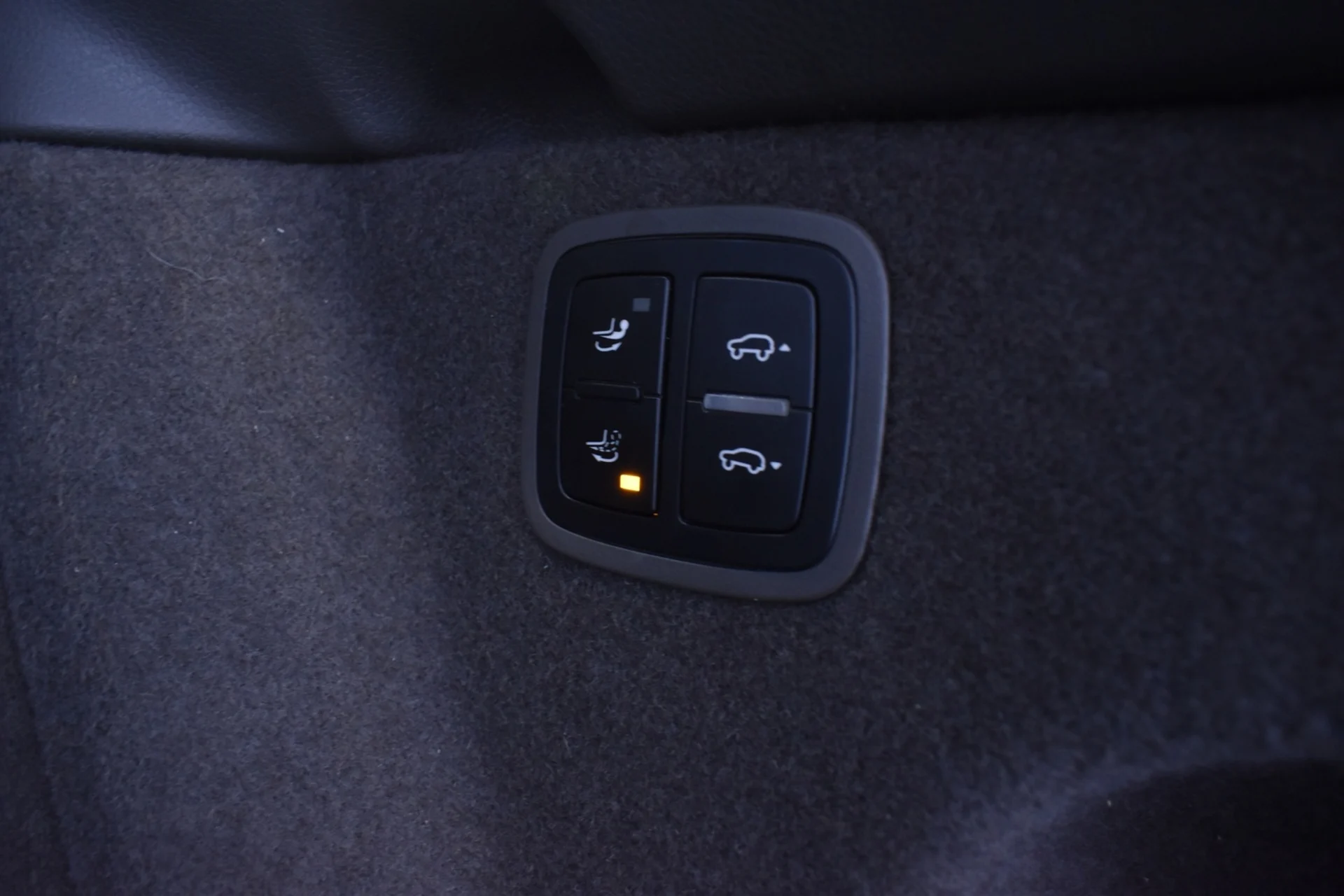 Car Image - 2bwZcDxeulxozHRIsW7MLT