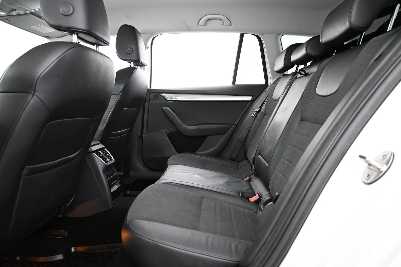 Car Image - 5MAbh9qPwFxQEQFQnXCrOO