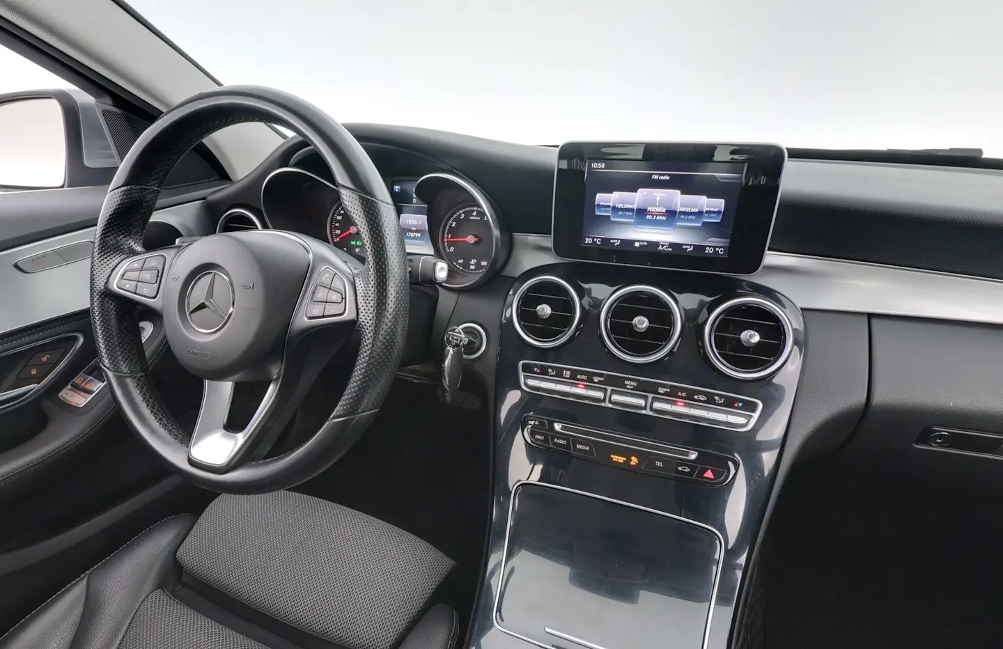 Car Image - 35M33u4cgupDJot6ivHKa