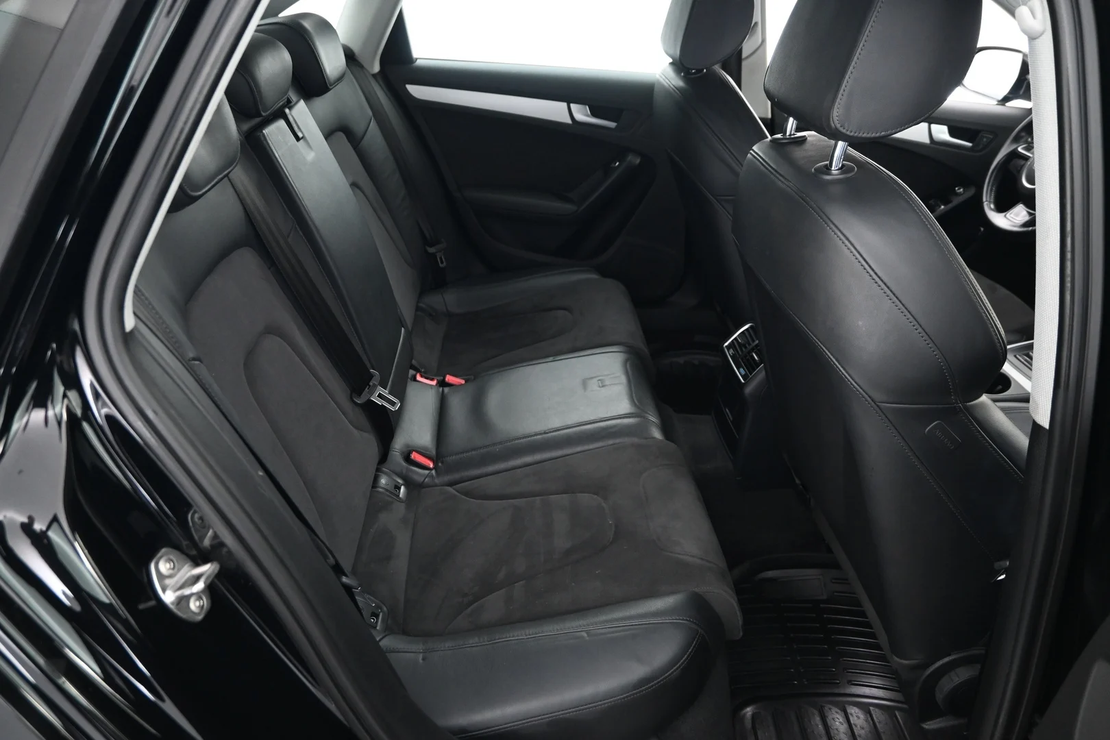Car Image - 5rgLwWhFn9jAxYWejpdO9D