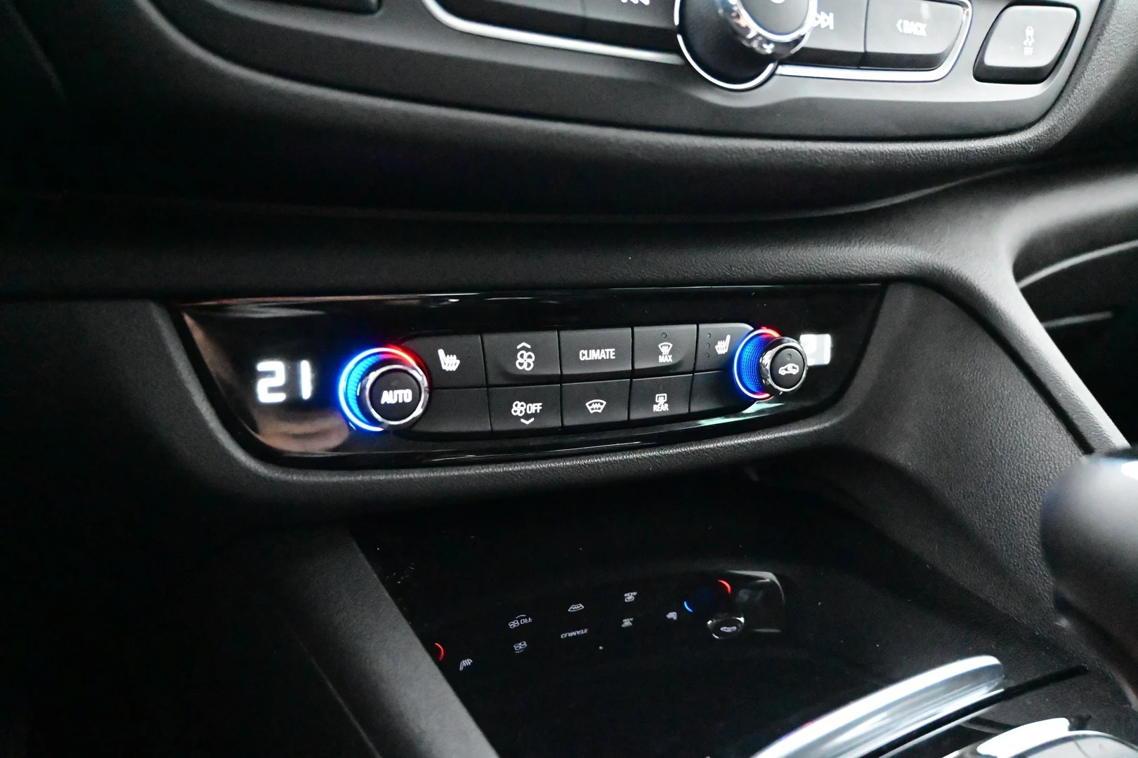 Car Image - 6hSqBekpdz5MN4xhJeioer