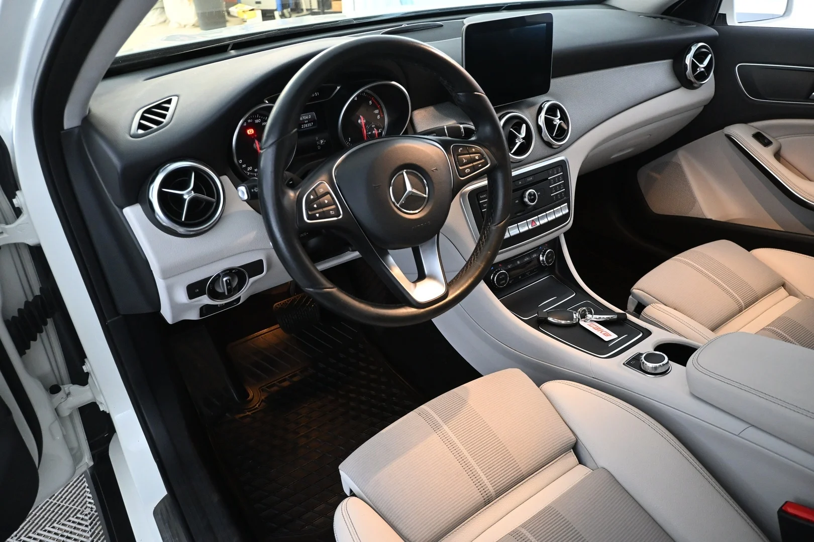Car Image - 1Va2ogkhKh0onnN5dfCQpB