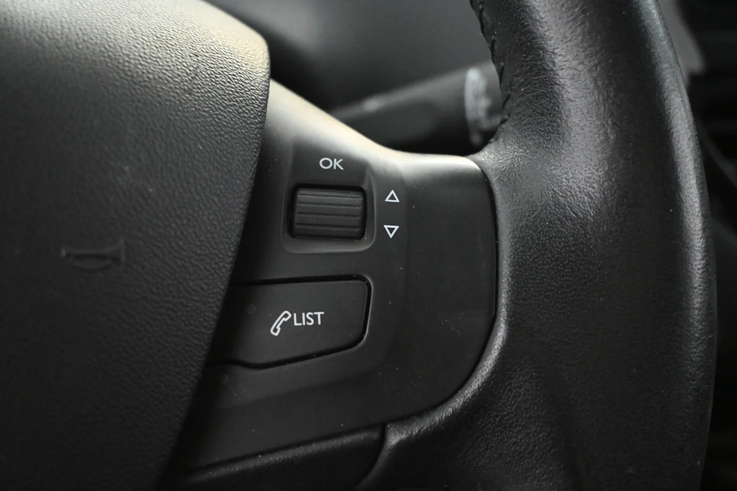 Car Image - 17a8QTGEnIUkFN3OHgB3Xd