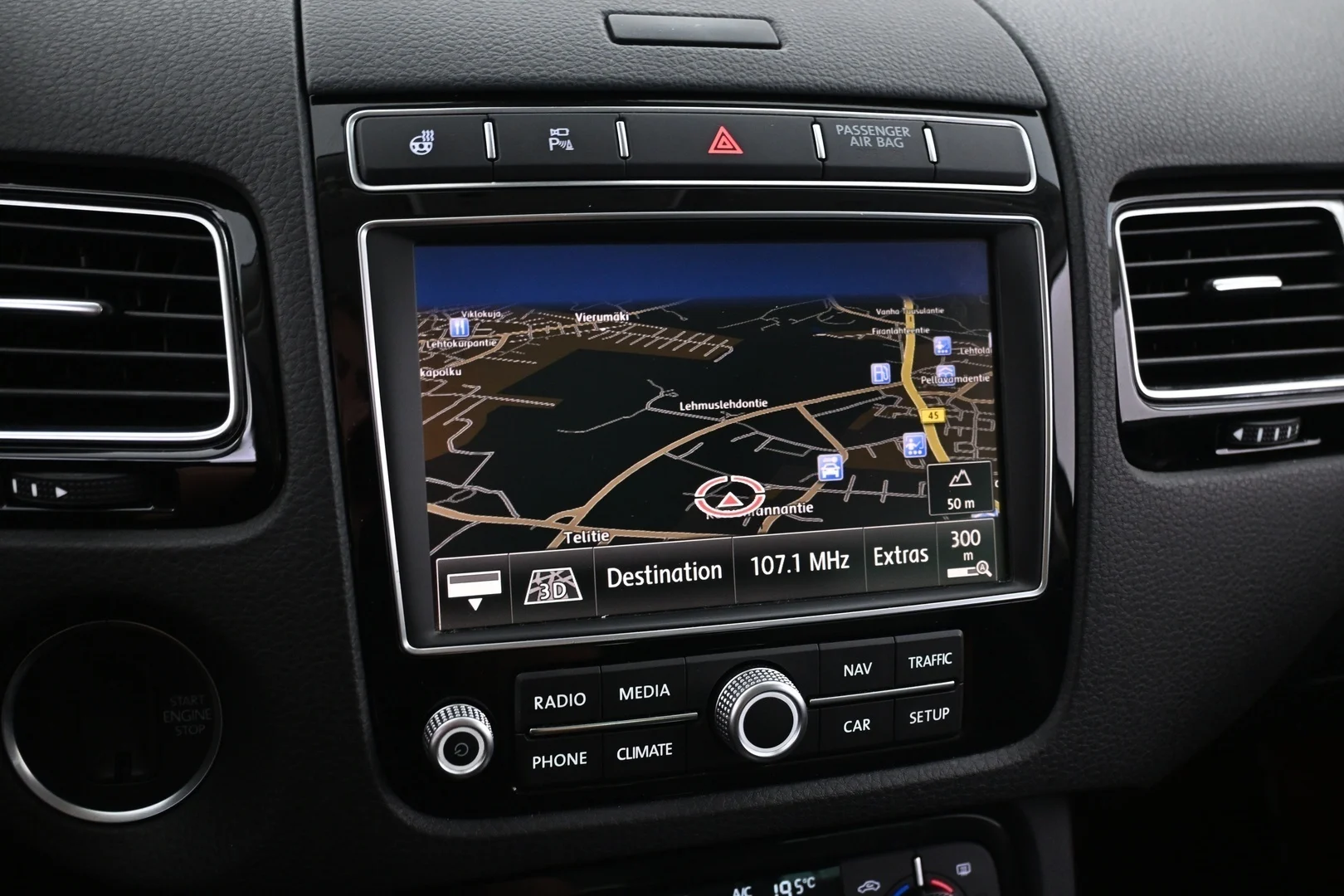 Car Image - FvbSkWF4LG5i8XOD9KfnE