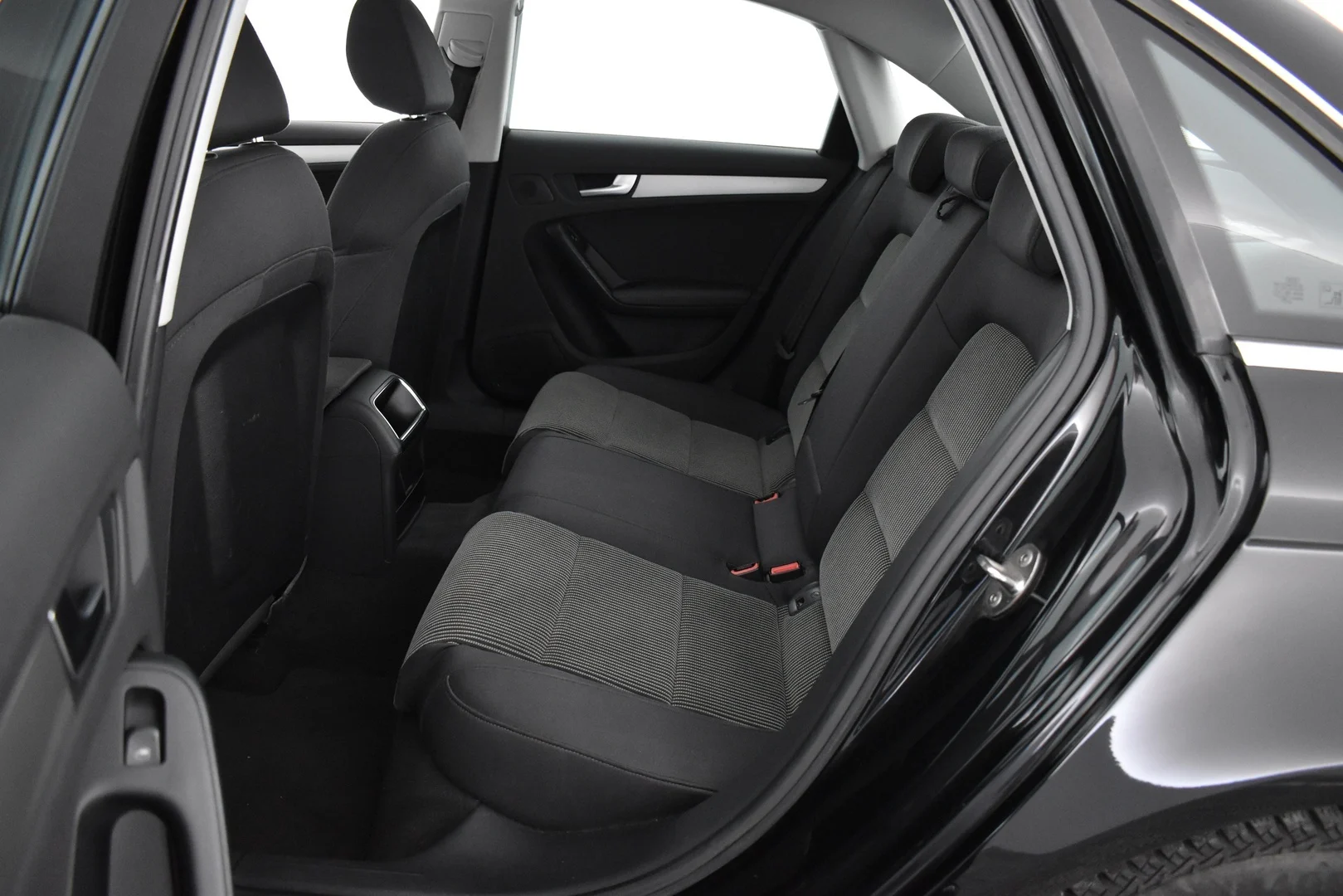 Car Image - 5cpBaR7Yz6zXxf2RHPKsQX