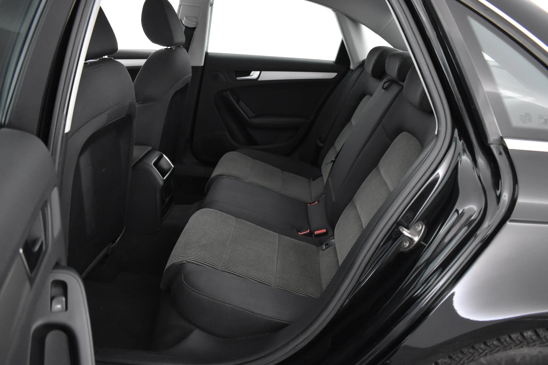 Car Image - 5cpBaR7Yz6zXxf2RHPKsQX