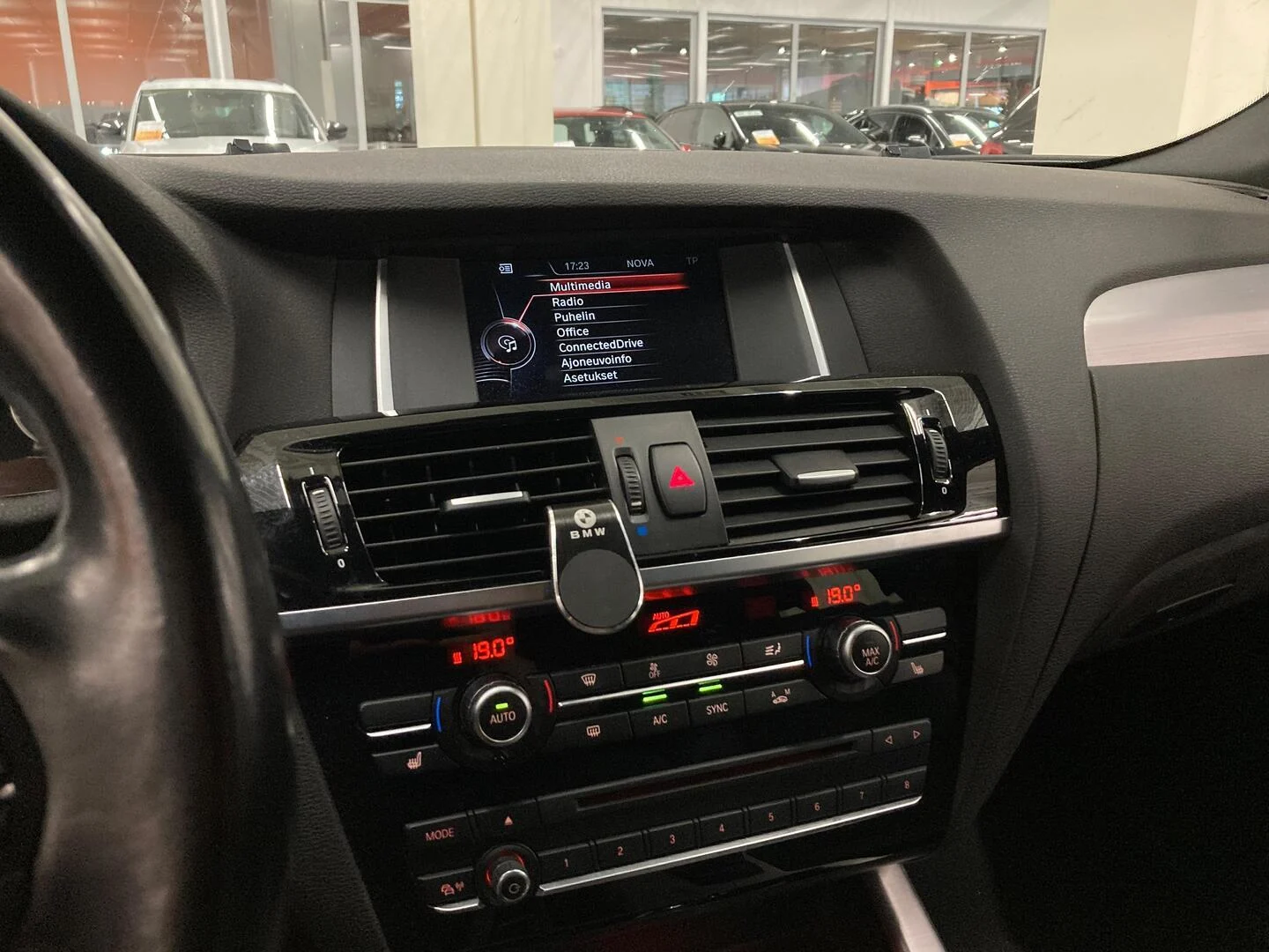 Car Image - Ed3gro3J4fxcojnvJwWZx