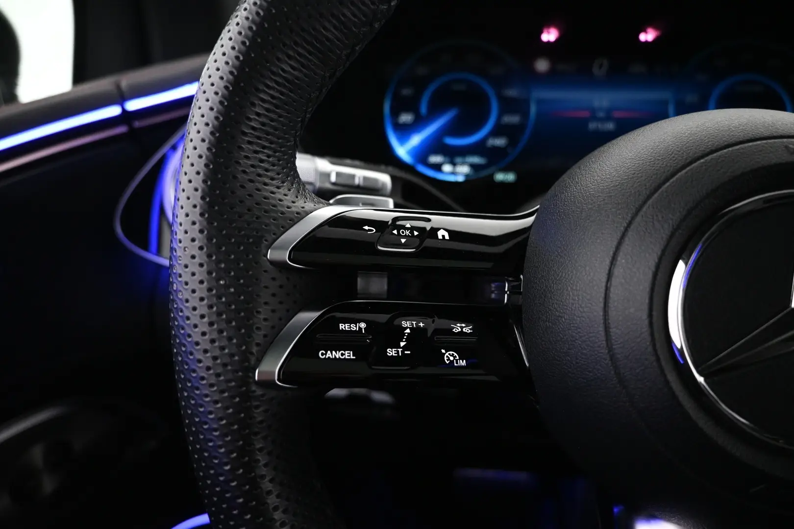 Car Image - 140ZII9XkbIkxbUb7sOgV6