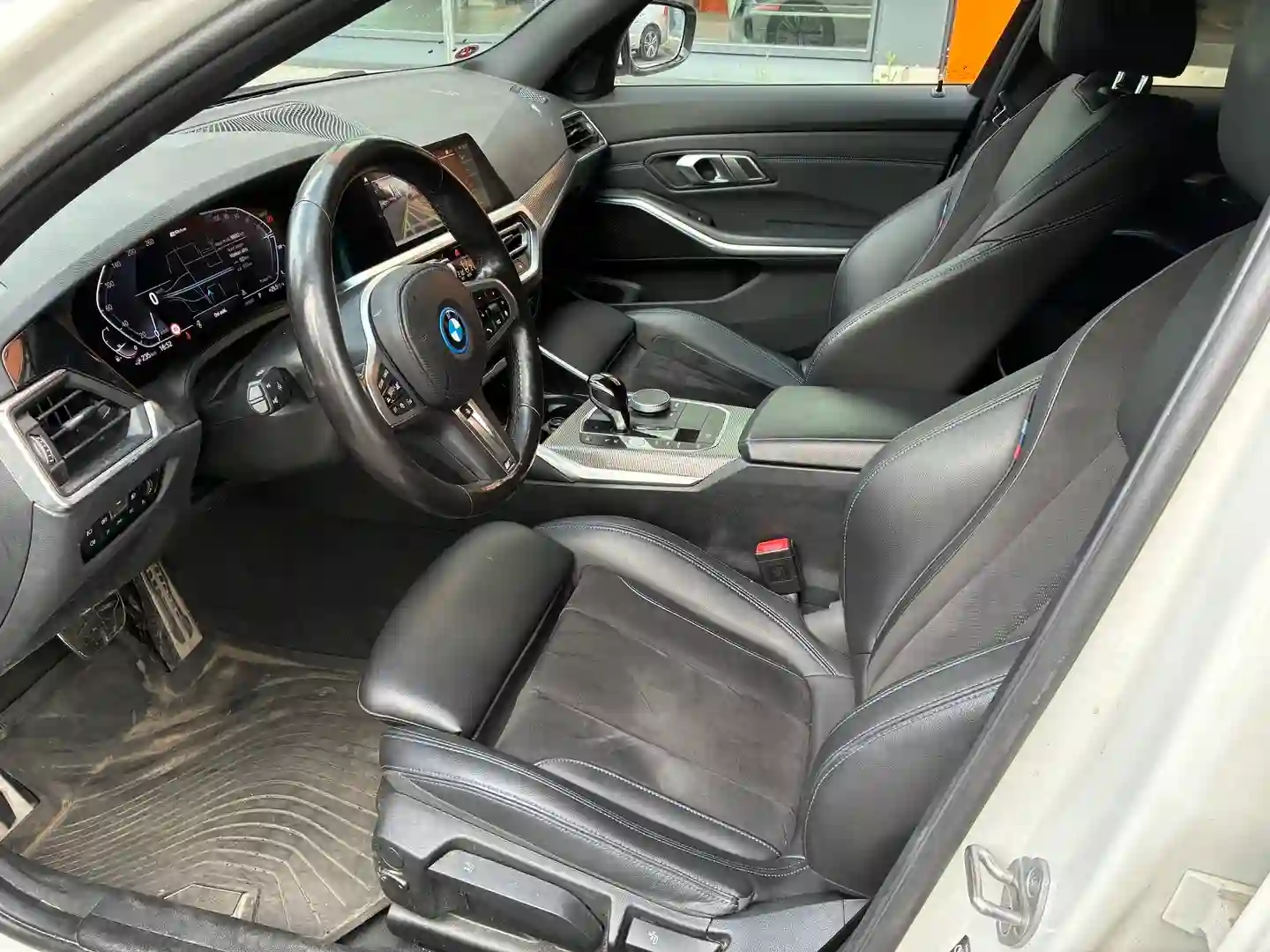 Car Image - 4j1mqlZ4KLMMkAZL13P0Kv