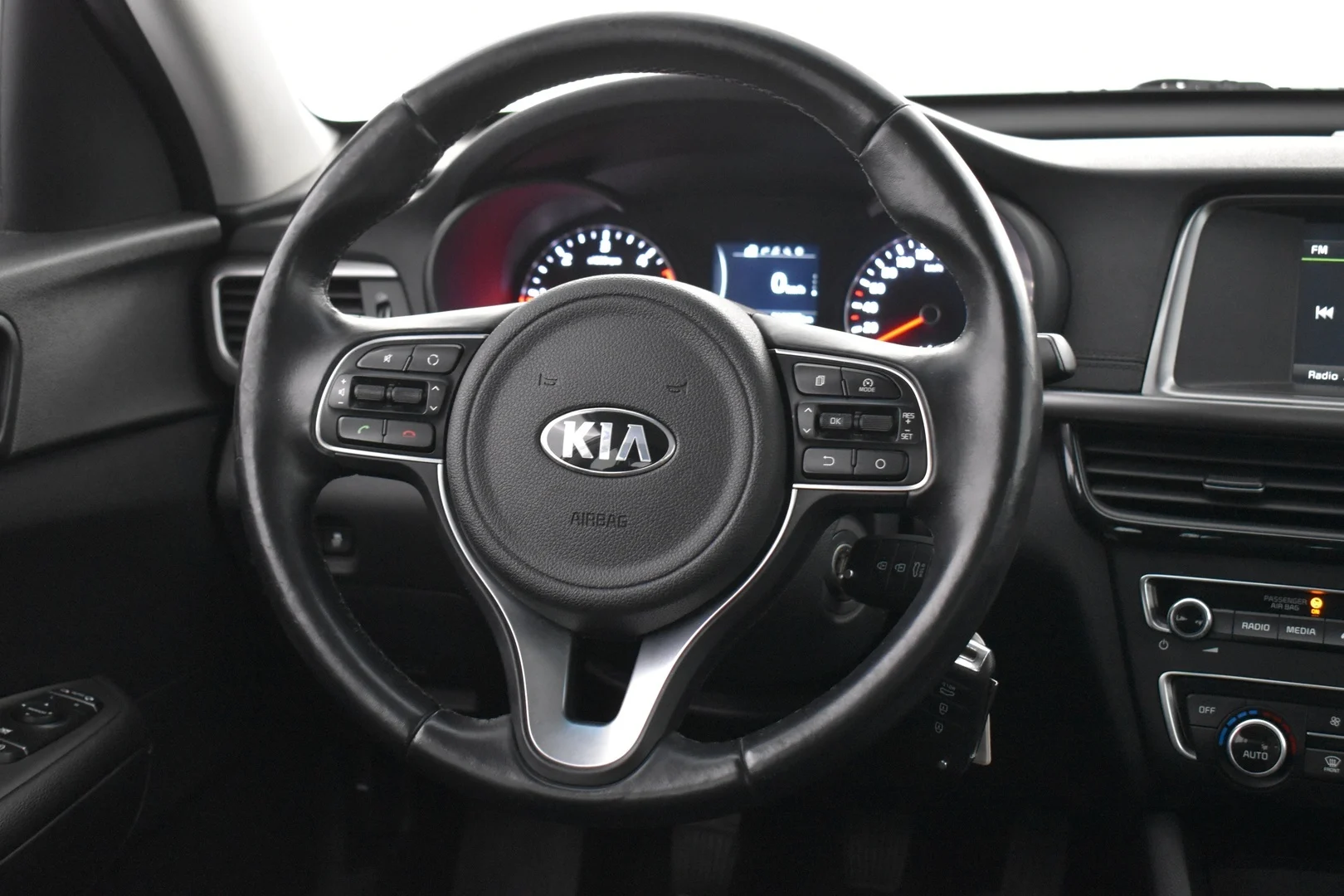 Car Image - 7L7fAJ9H97egxWBGSszTS7