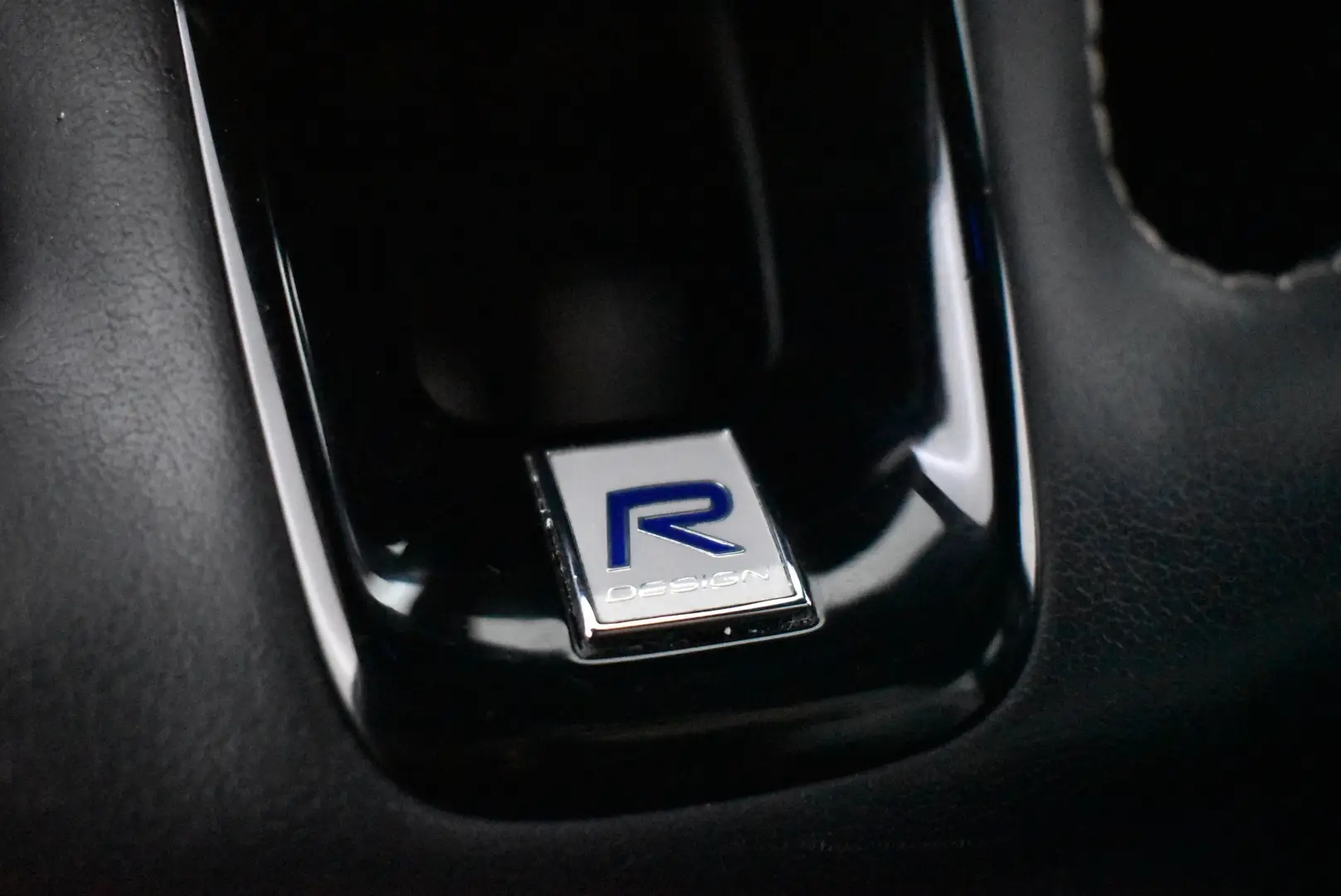 Car Image - 1e9fGs4AKUMRy7C7q8y4tz