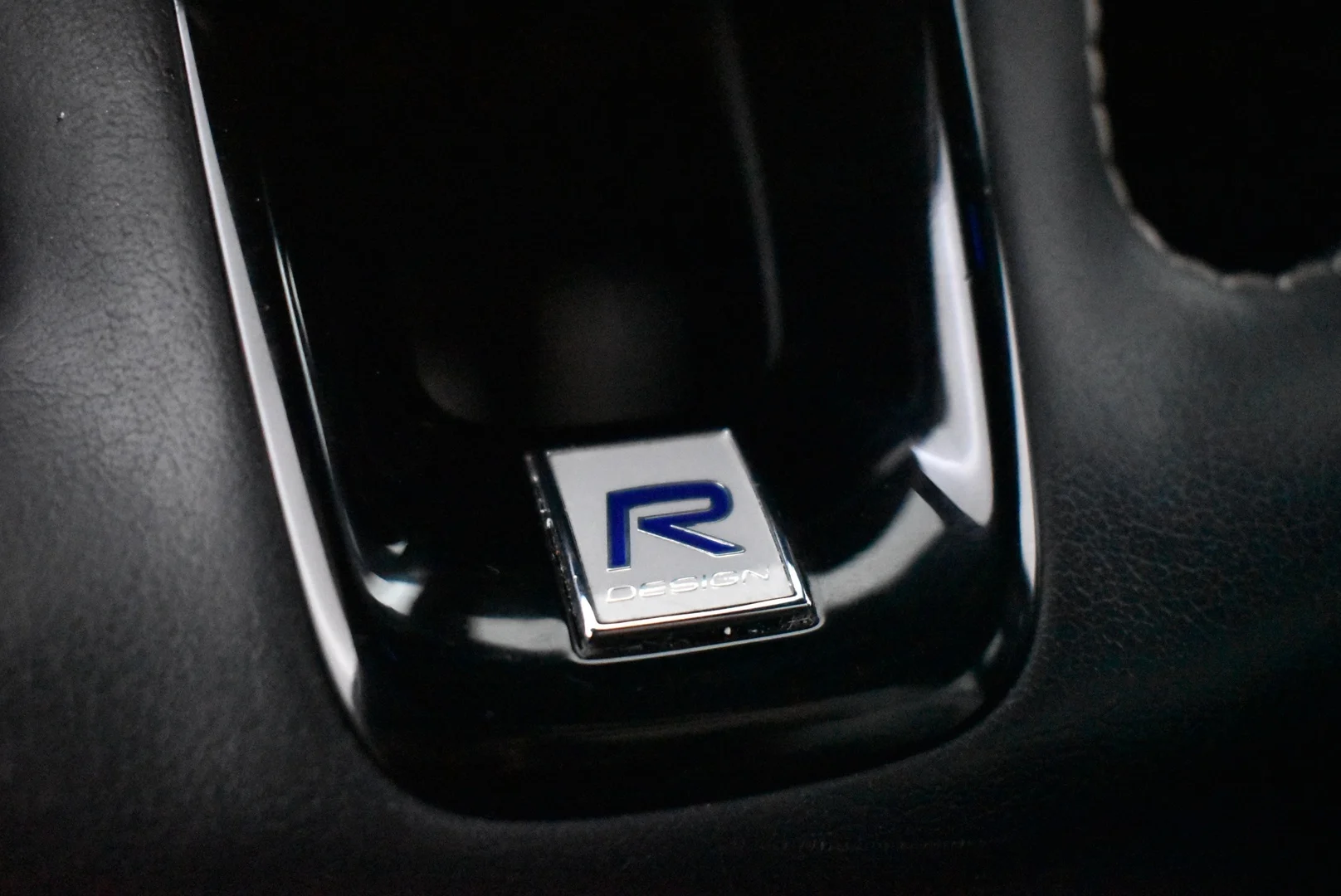 Car Image - 1e9fGs4AKUMRy7C7q8y4tz
