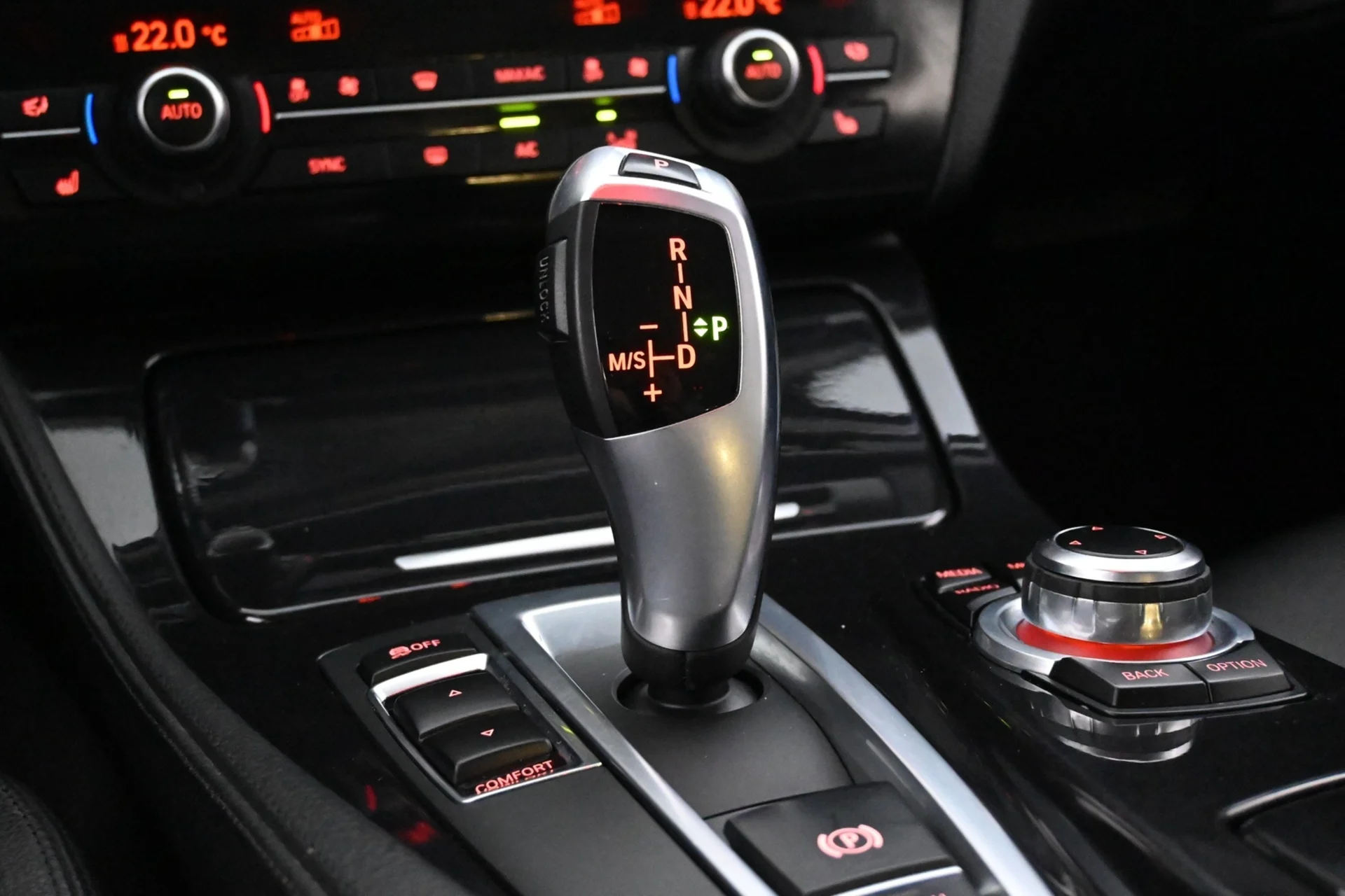 Car Image - 6yfAw8vsA6yStCzSwlIKSZ