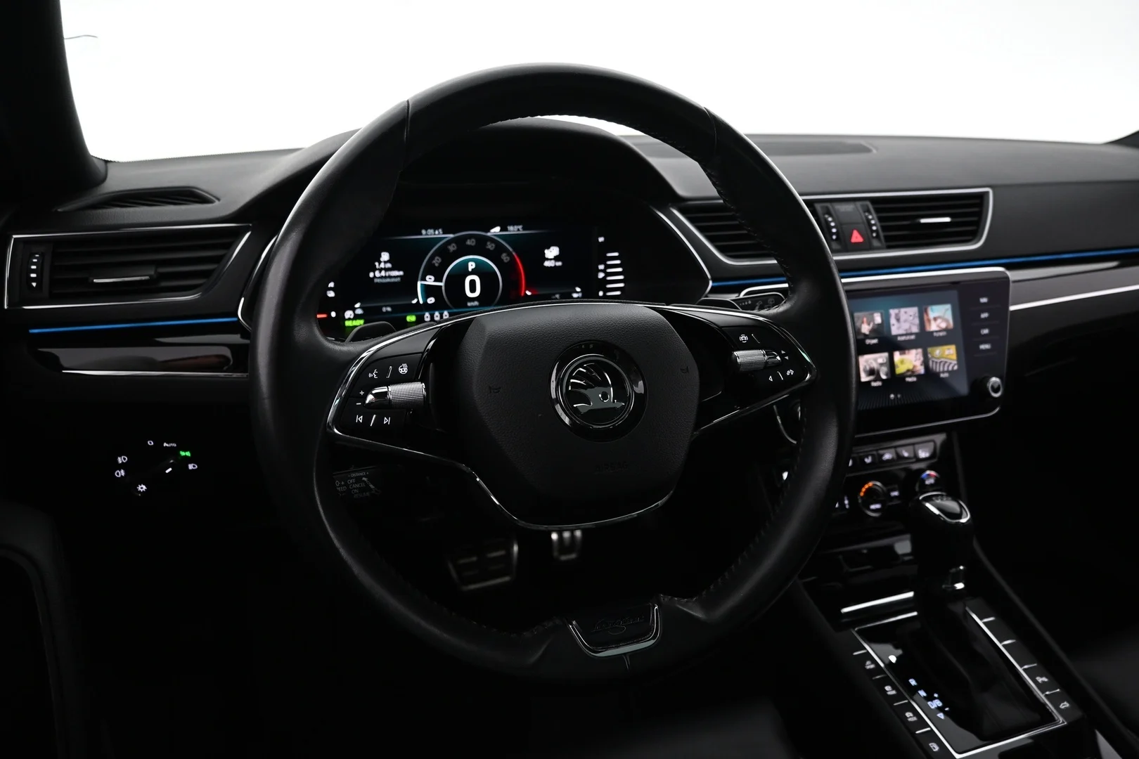 Car Image - 5LAq4zWv7WTL15VcYUyvtL