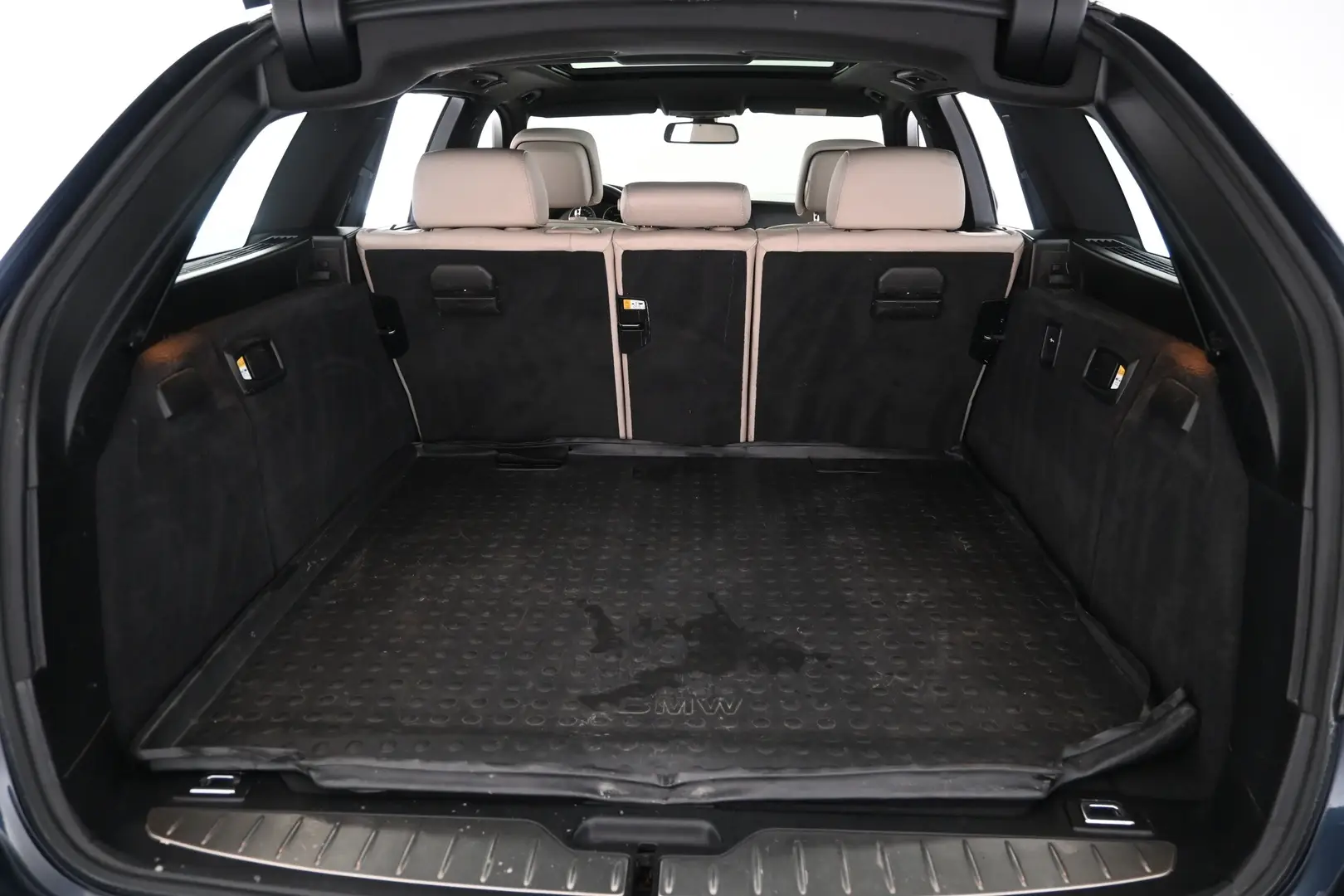 Car Image - N9YC44xhS6cgCFDvBwwuz