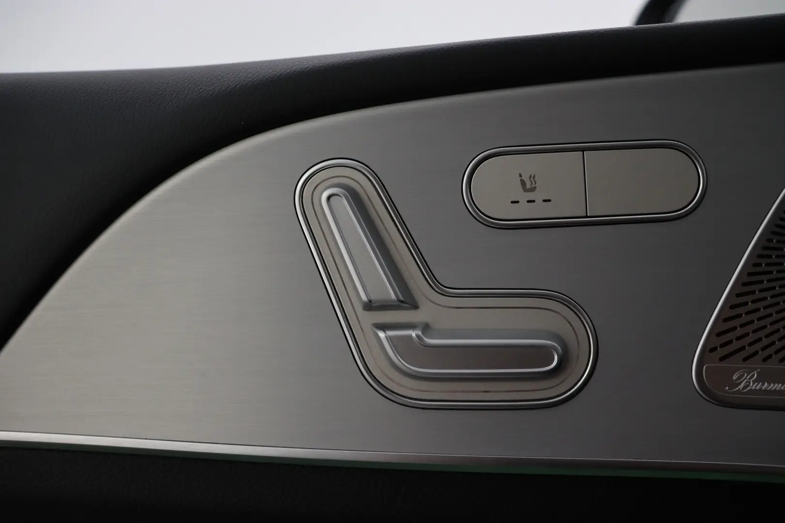 Car Image - 2NsUQdo8wbBNBdrLOJs6vq
