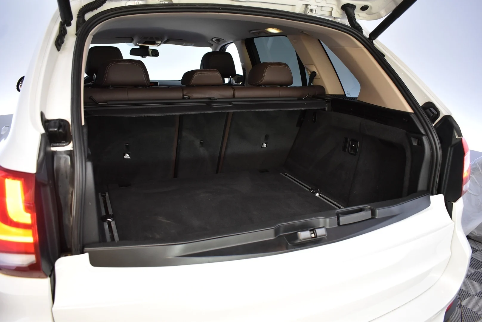 Car Image - 1neuPDgB5Fj7fhp0AASmiM