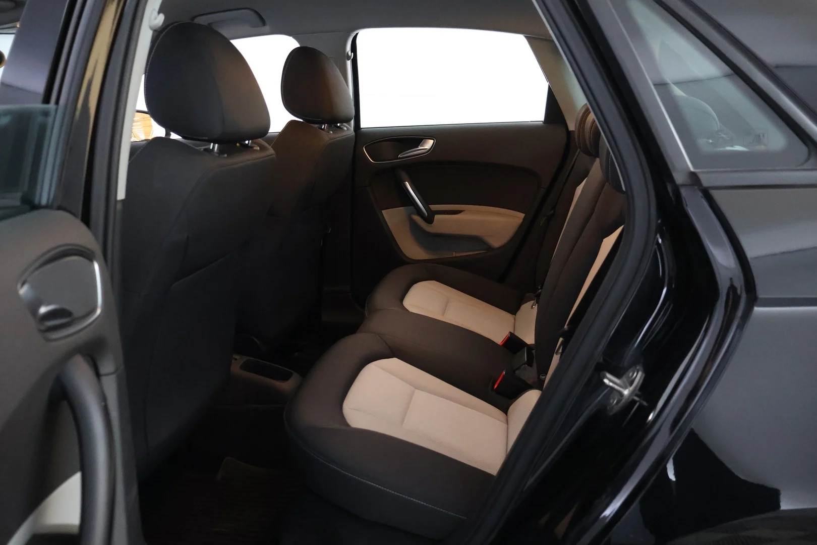 Car Image - 7FJExTBv1COkbMaClaOXfN