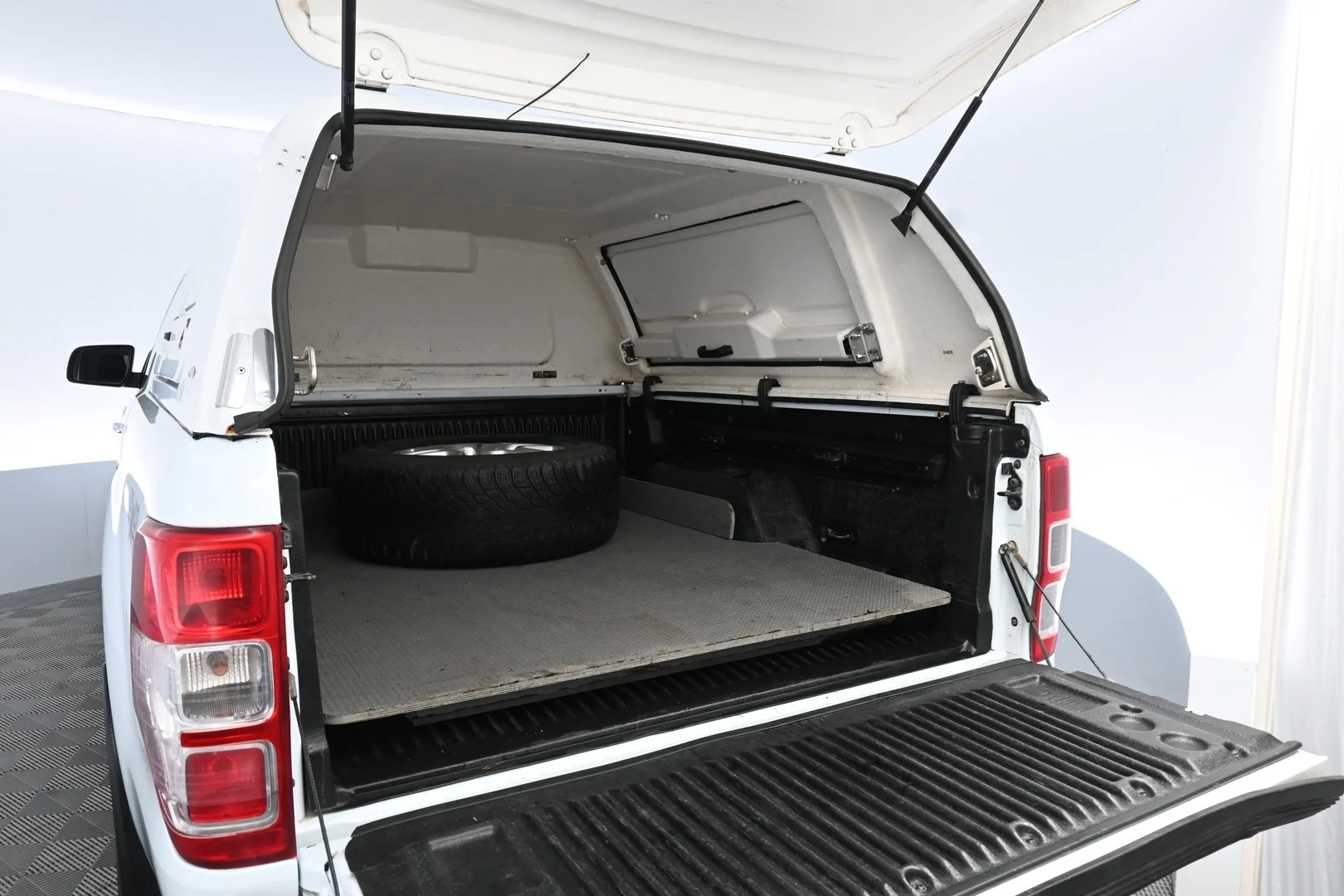 Car Image - 1M2gSHEnkyhXWQ3jFSkHG6