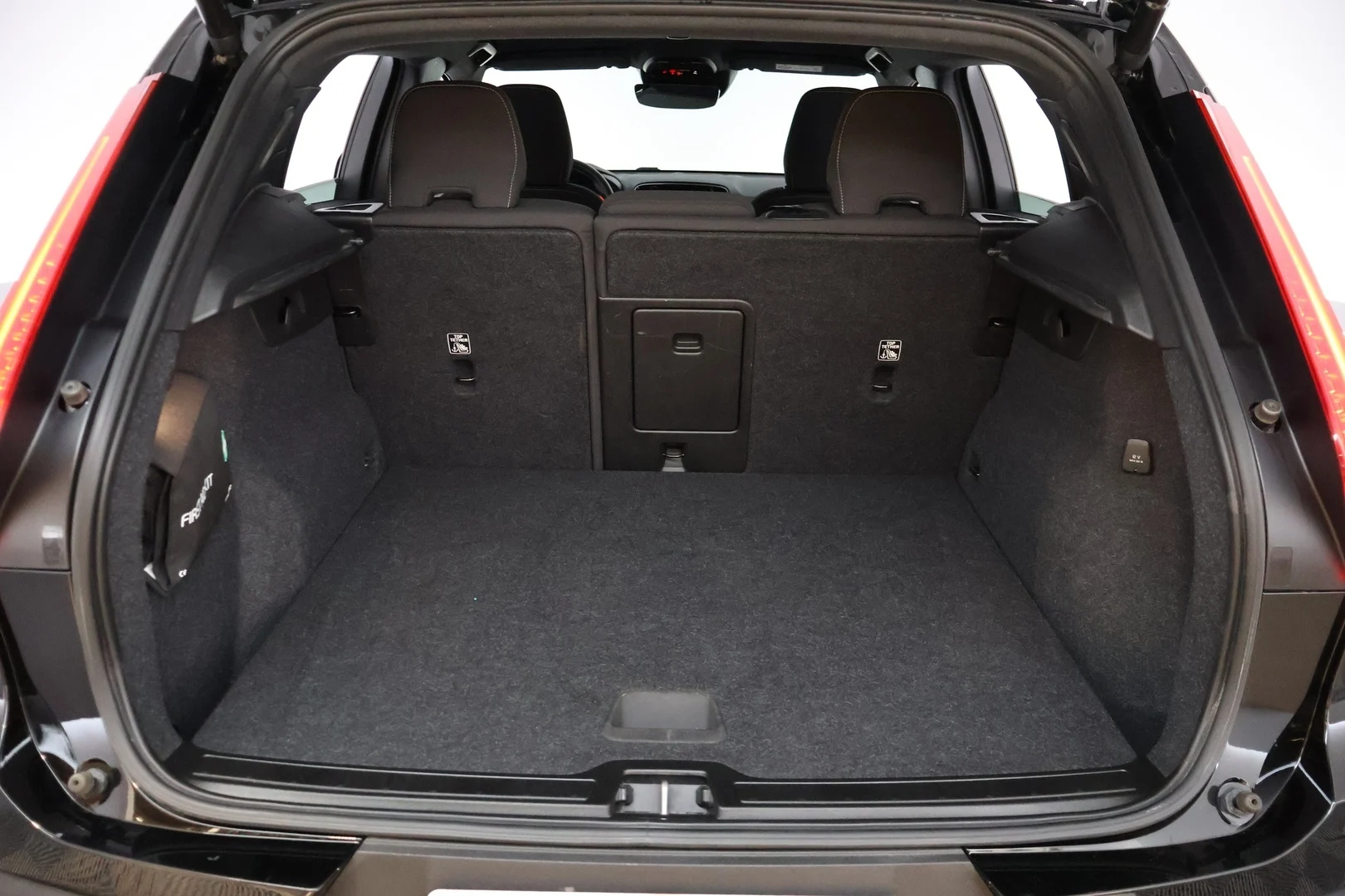 Car Image - 5gCJb8pGcarHuStHQENLQp