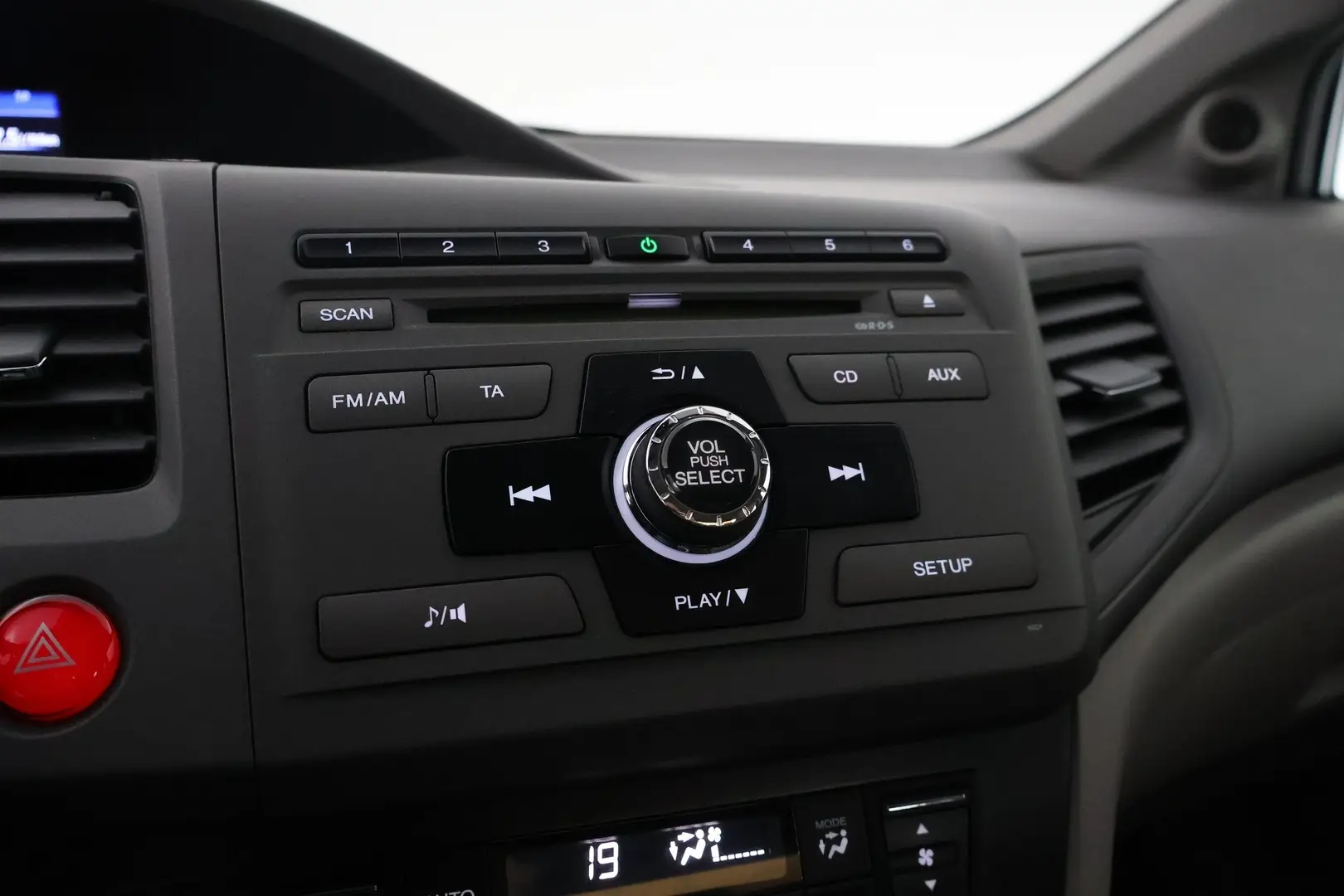 Car Image - 2bYbWG85PbLUVB0BaFHQb1