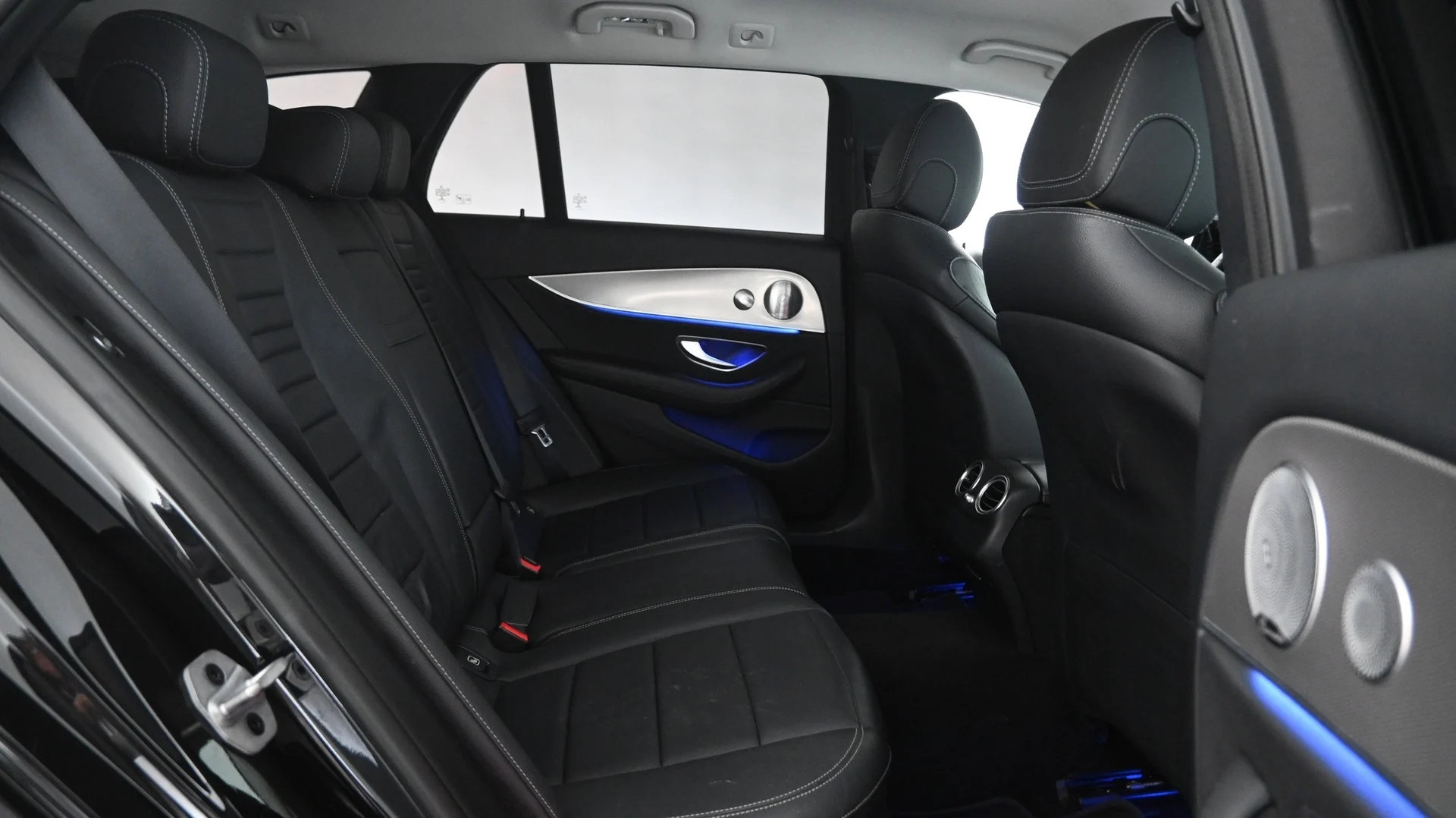 Car Image - 1S9xHCUVZVRDKrLVVogshs