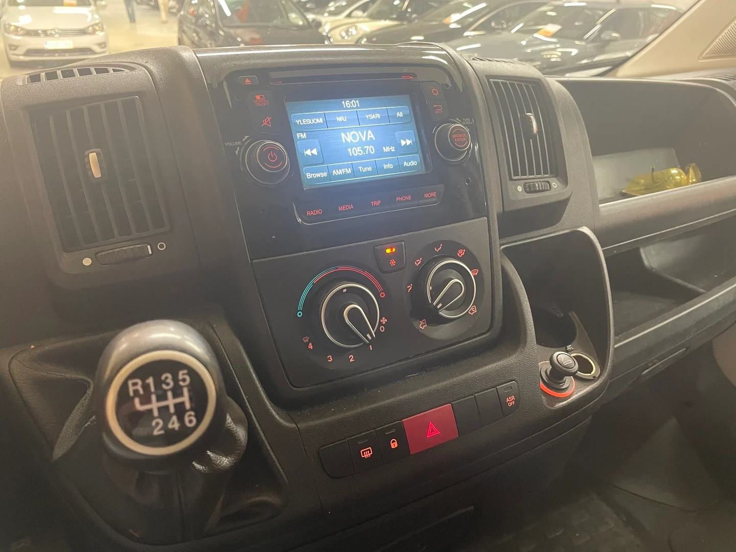 Car Image - 3xQiMYMHyajXrFKvM1sNhi