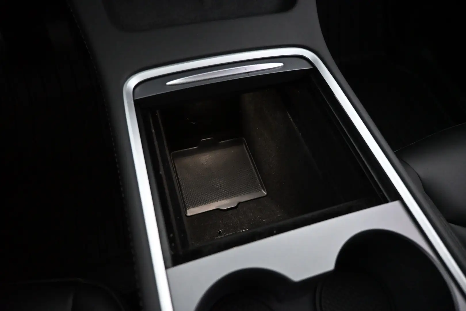 Car Image - 5wMQvMc60y3vtZZdrCBm33