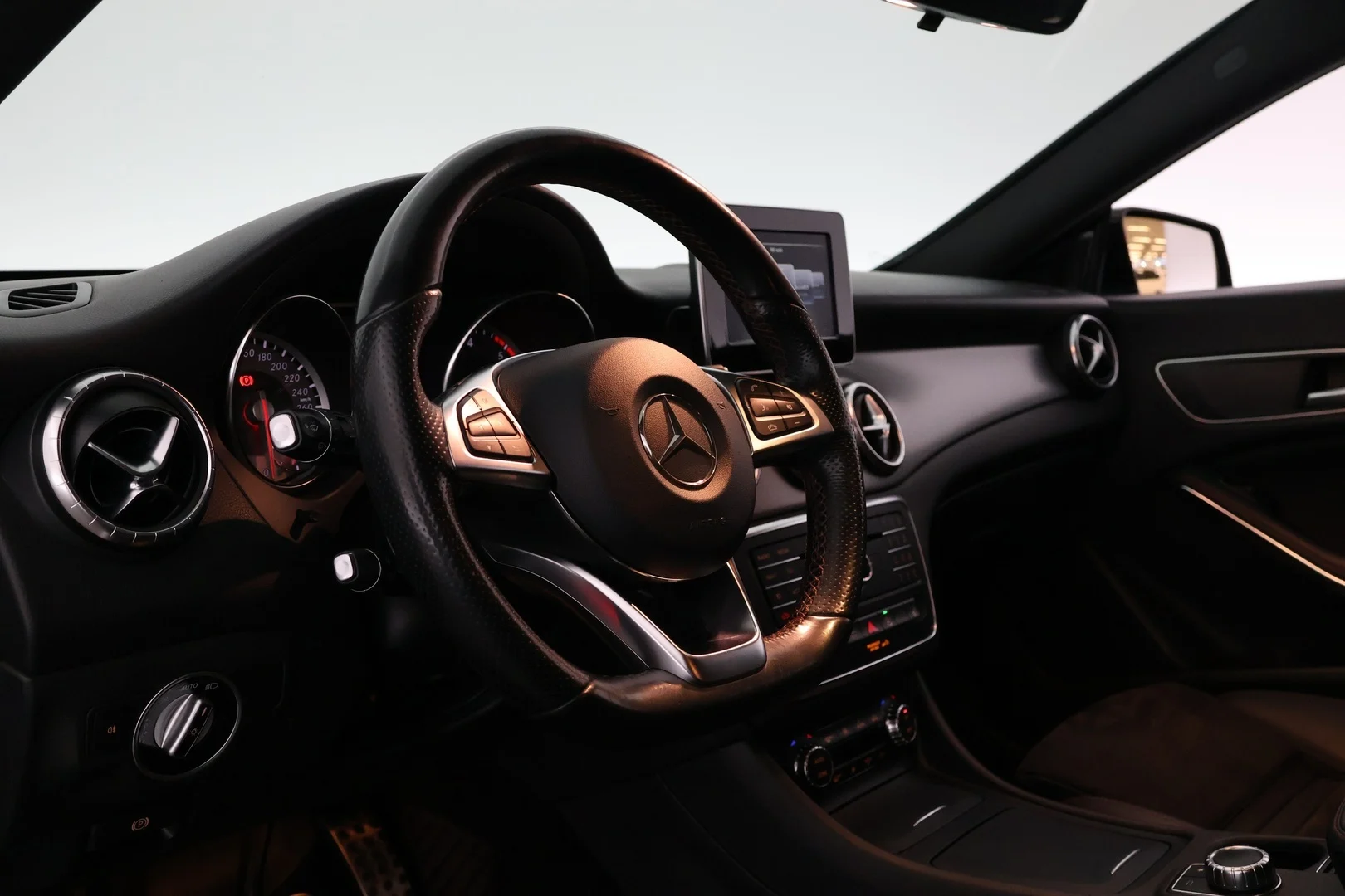 Car Image - W919zS8GT9S4TUlCk6U7i