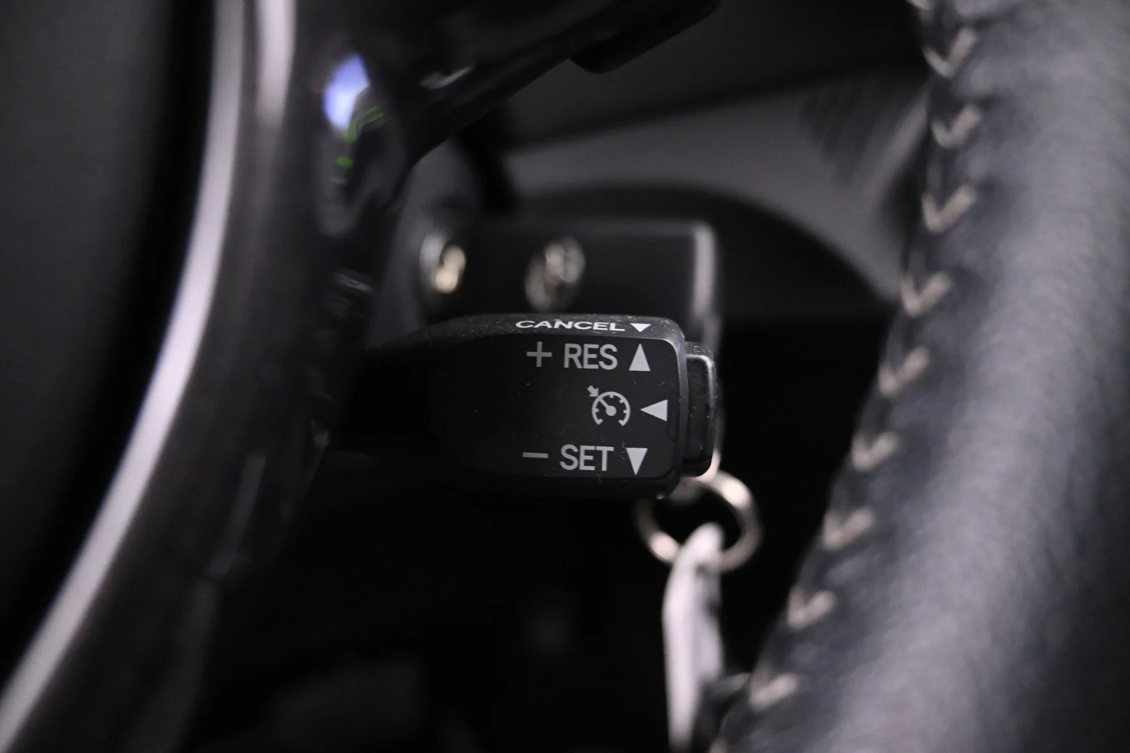 Car Image - 5XEI8NEQYwTVV7zhaR6L7t