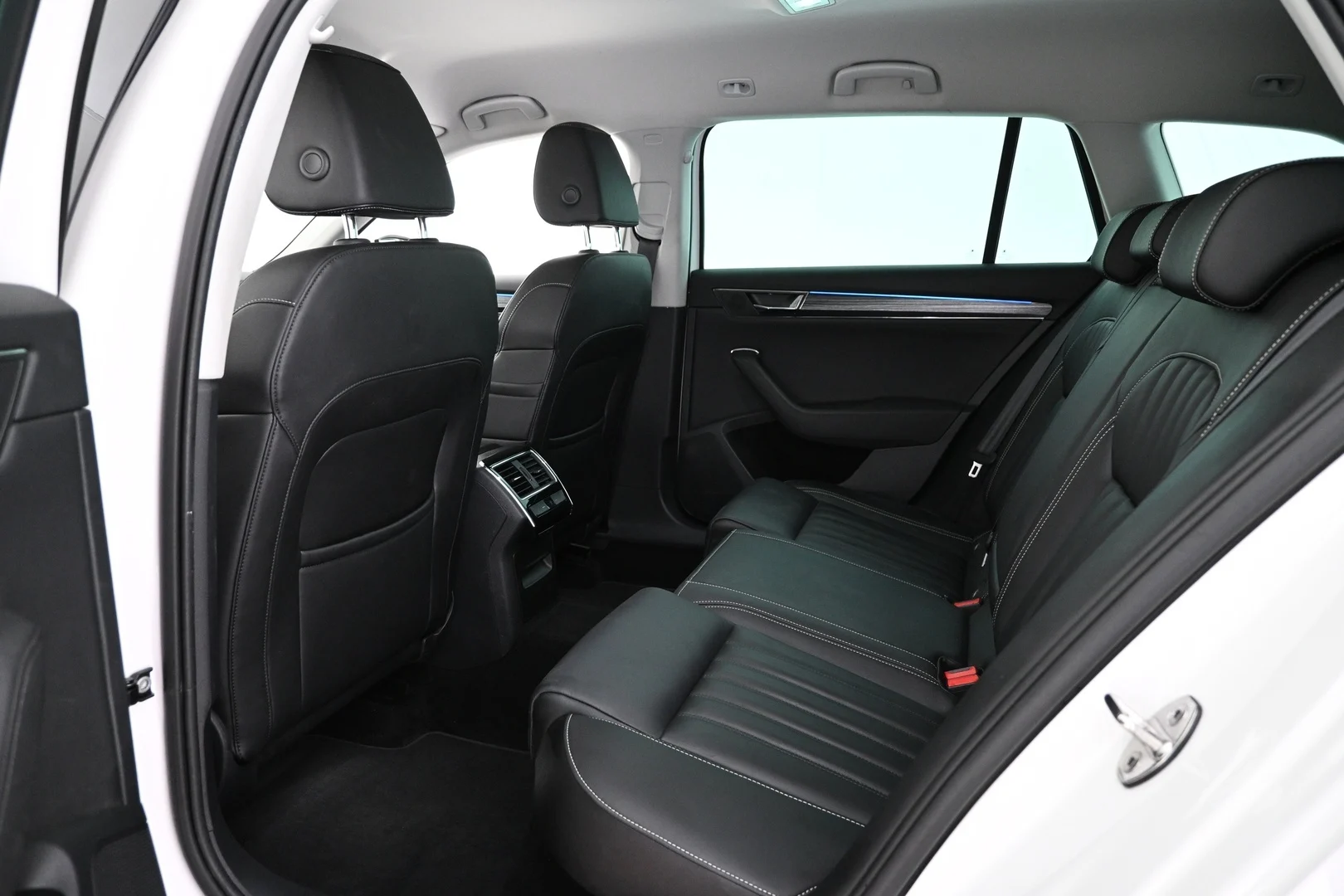 Car Image - 1mRM6aVx5eEYs2MTcgbr3T