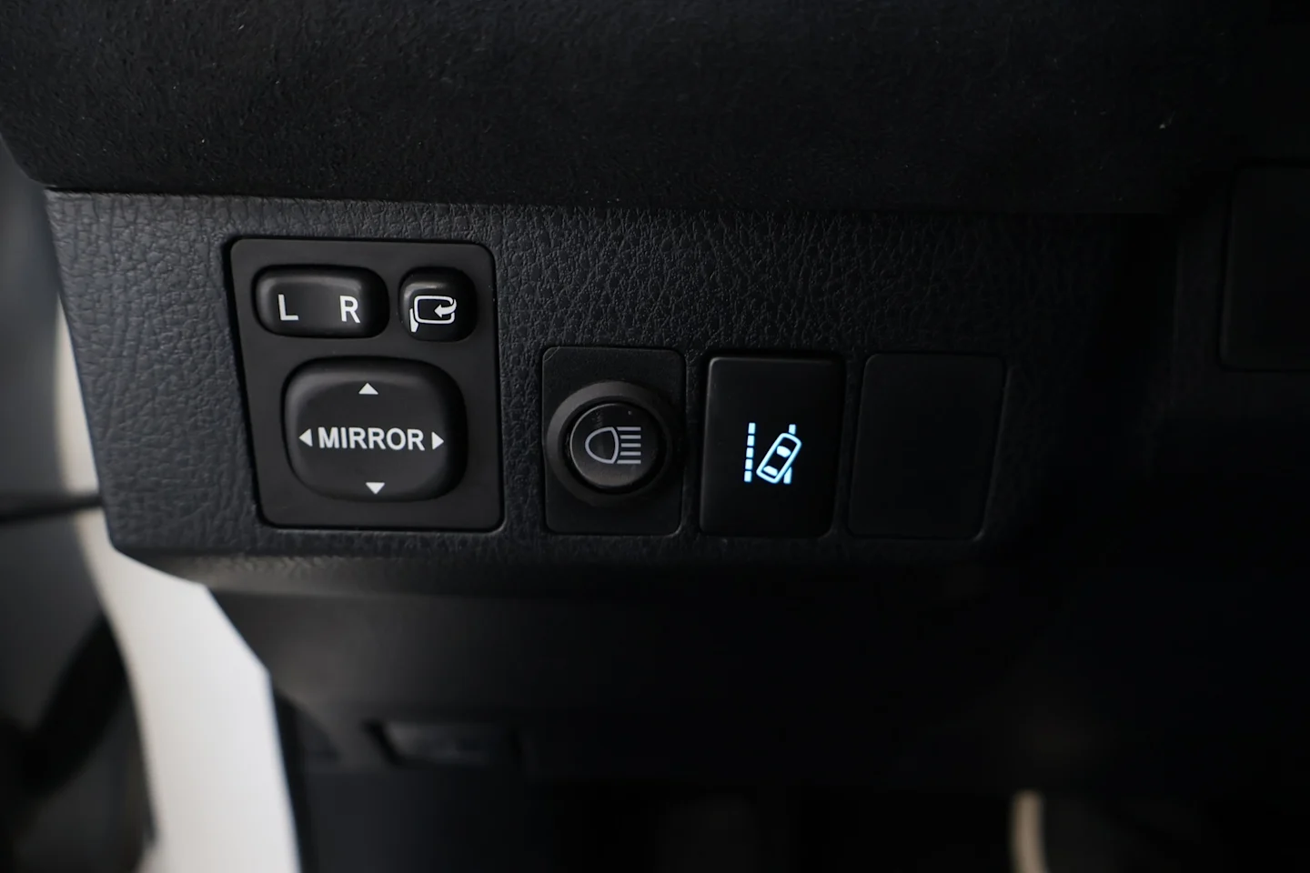 Car Image - 33u21X6WCk7S8zOY34Rl8C