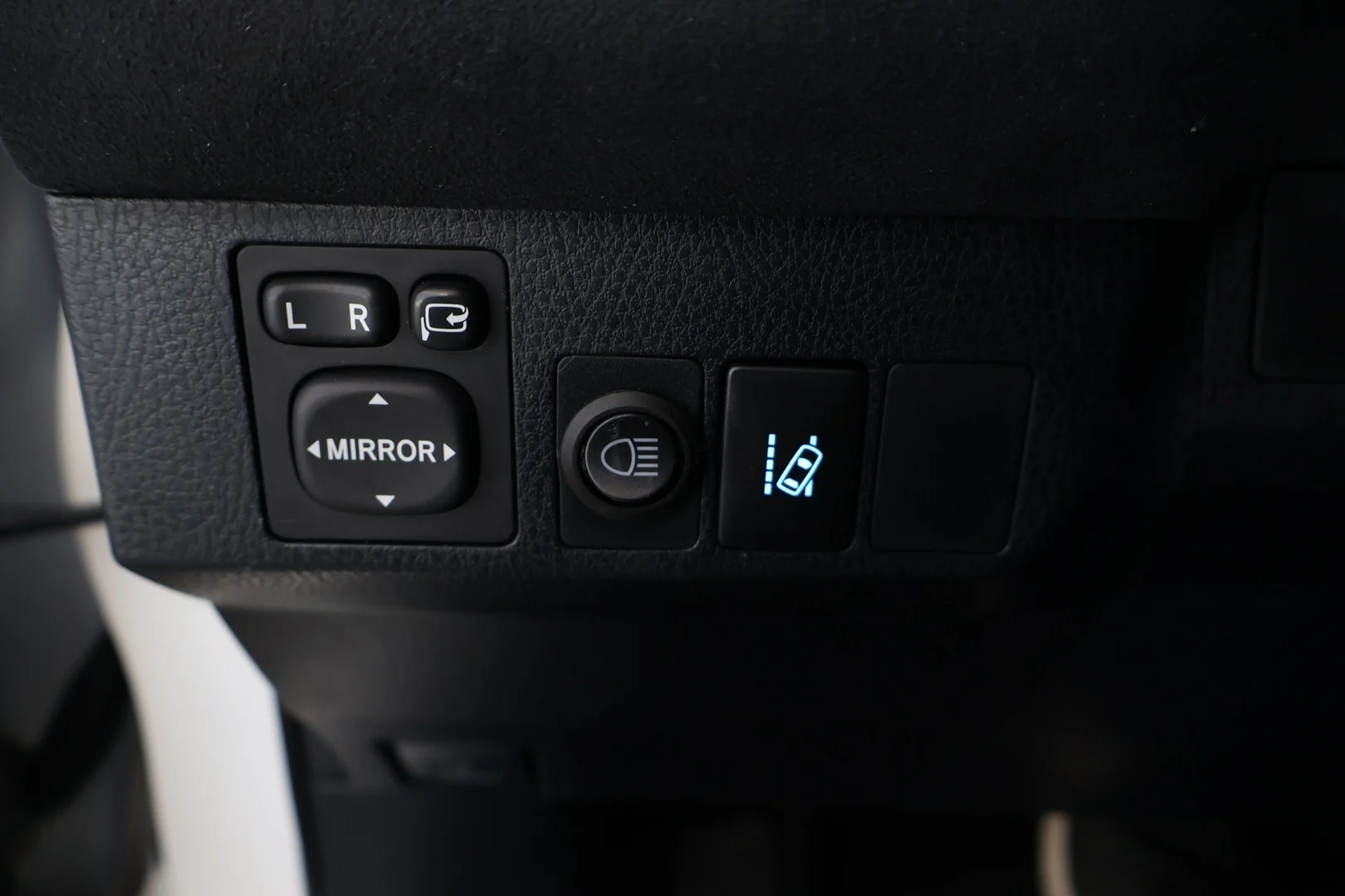 Car Image - 33u21X6WCk7S8zOY34Rl8C