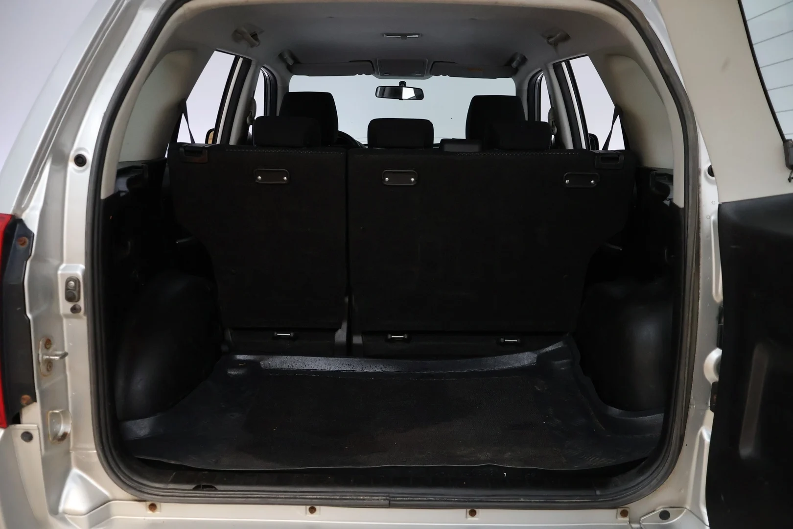 Car Image - 4P6E8JVyfutr3nJwIBJSvz