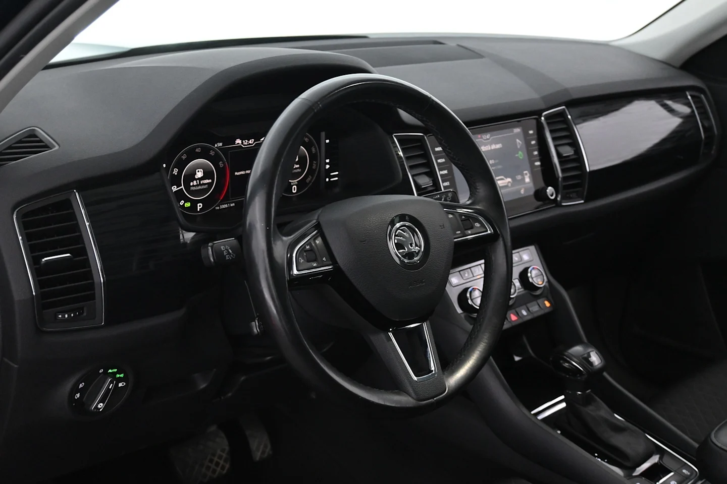 Car Image - 52NKPgV4TbrUrobxTlyZL1