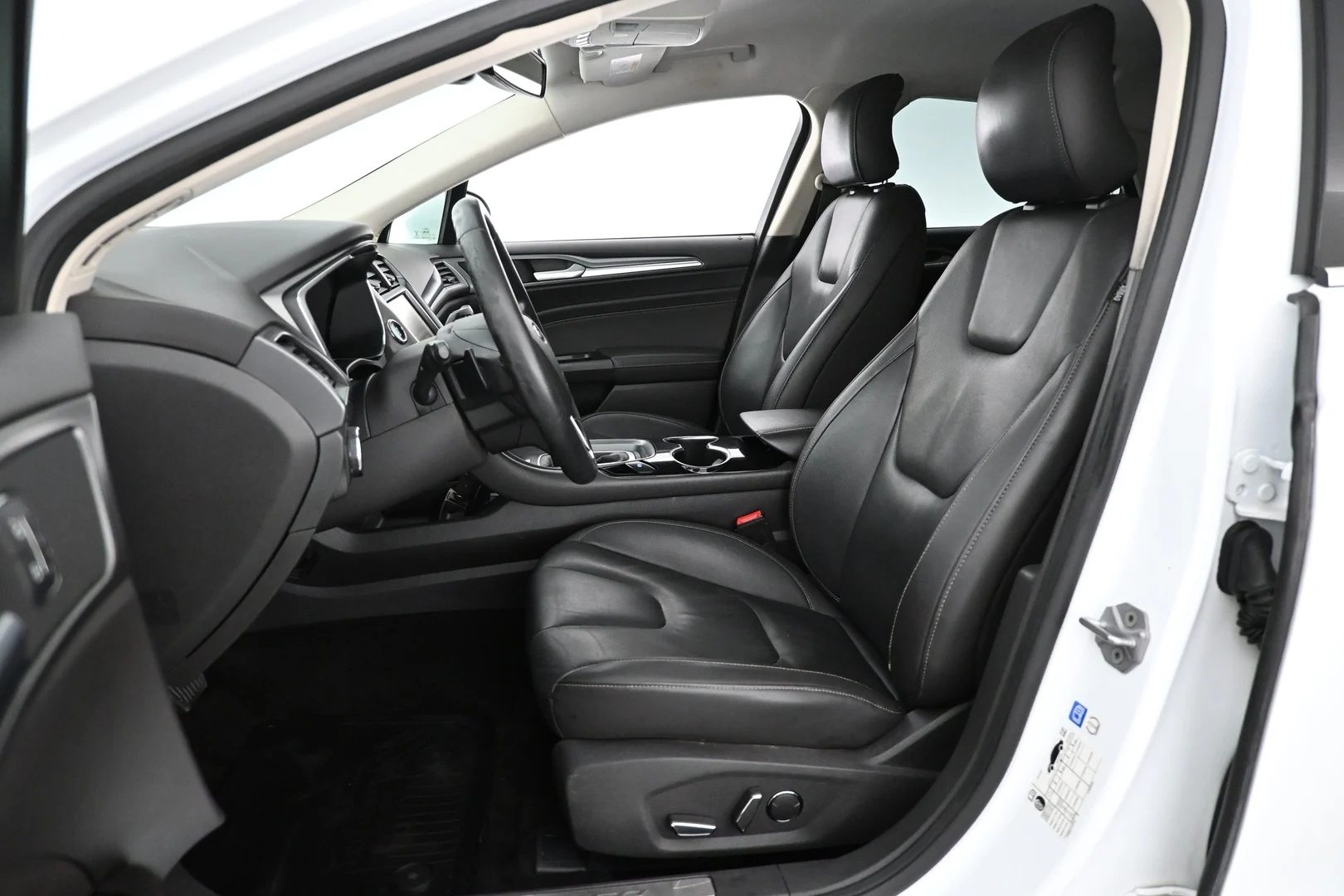 Car Image - 5UVAUqT11FlILuc0FyBgv0
